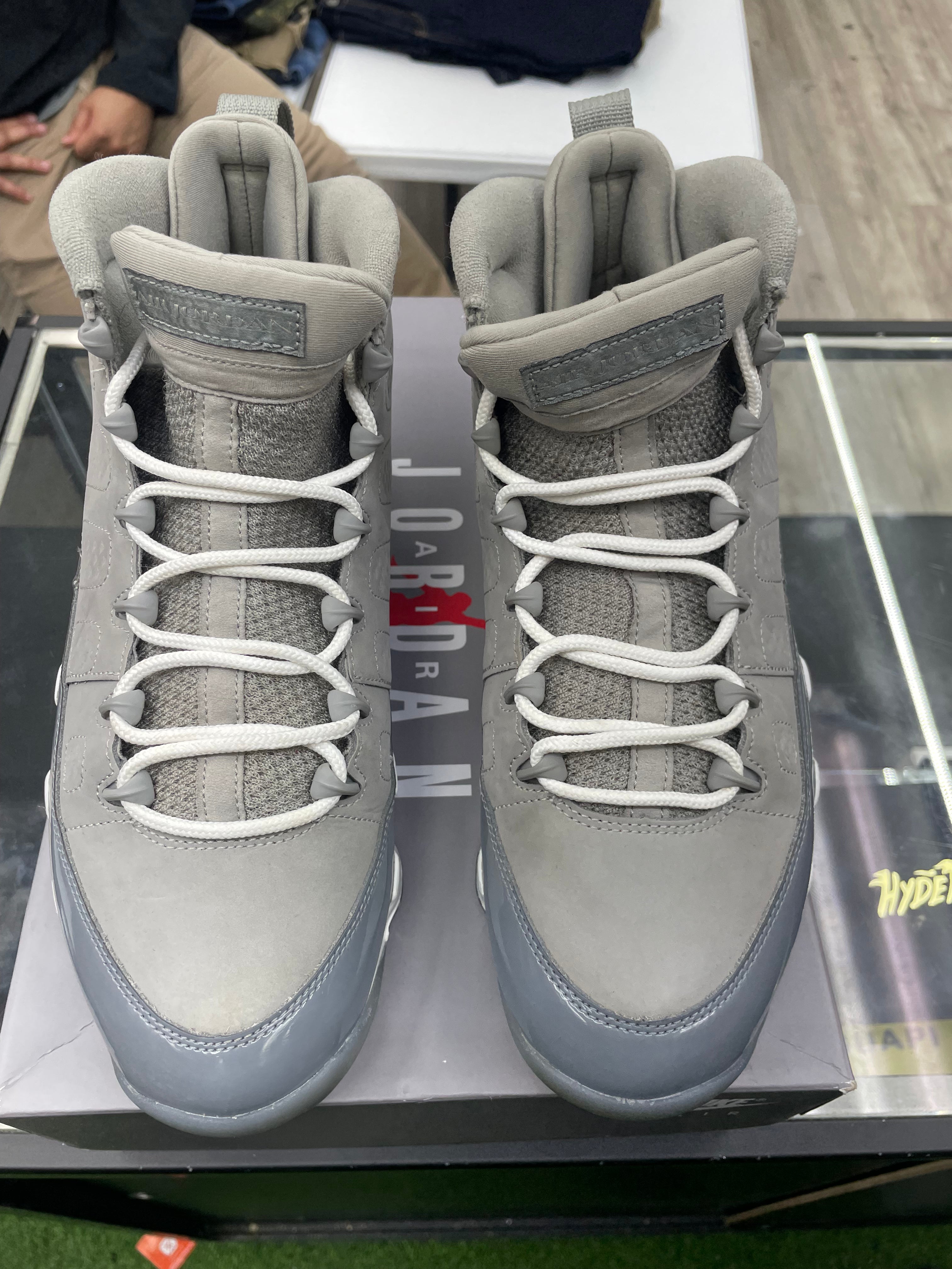 Air Jordan Retro 9 "Cool Grey" *Size 10.5 Preowned* (HV4794-0110)