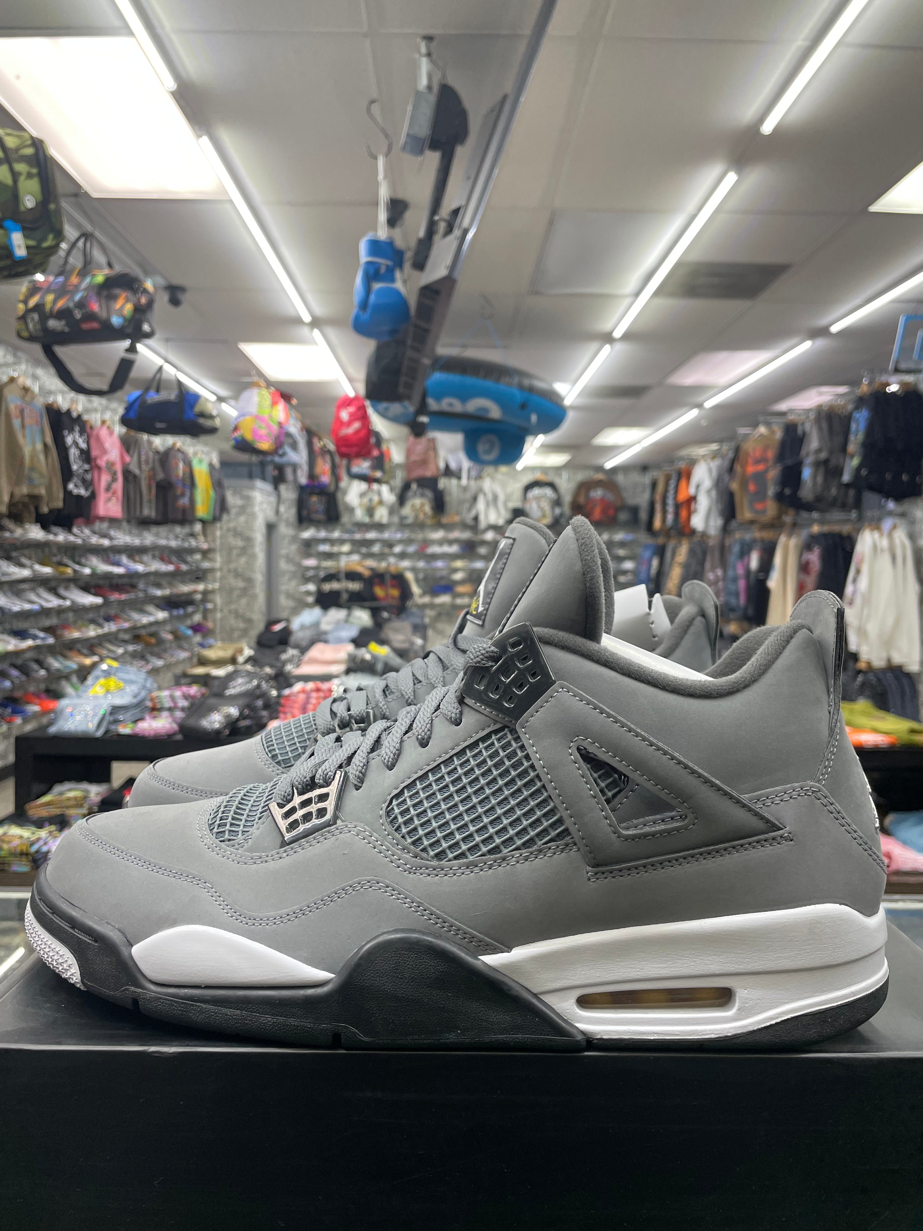 Air Jordan Retro 4 “Cool Grey” *Size 14 Preowned* (308497-007)