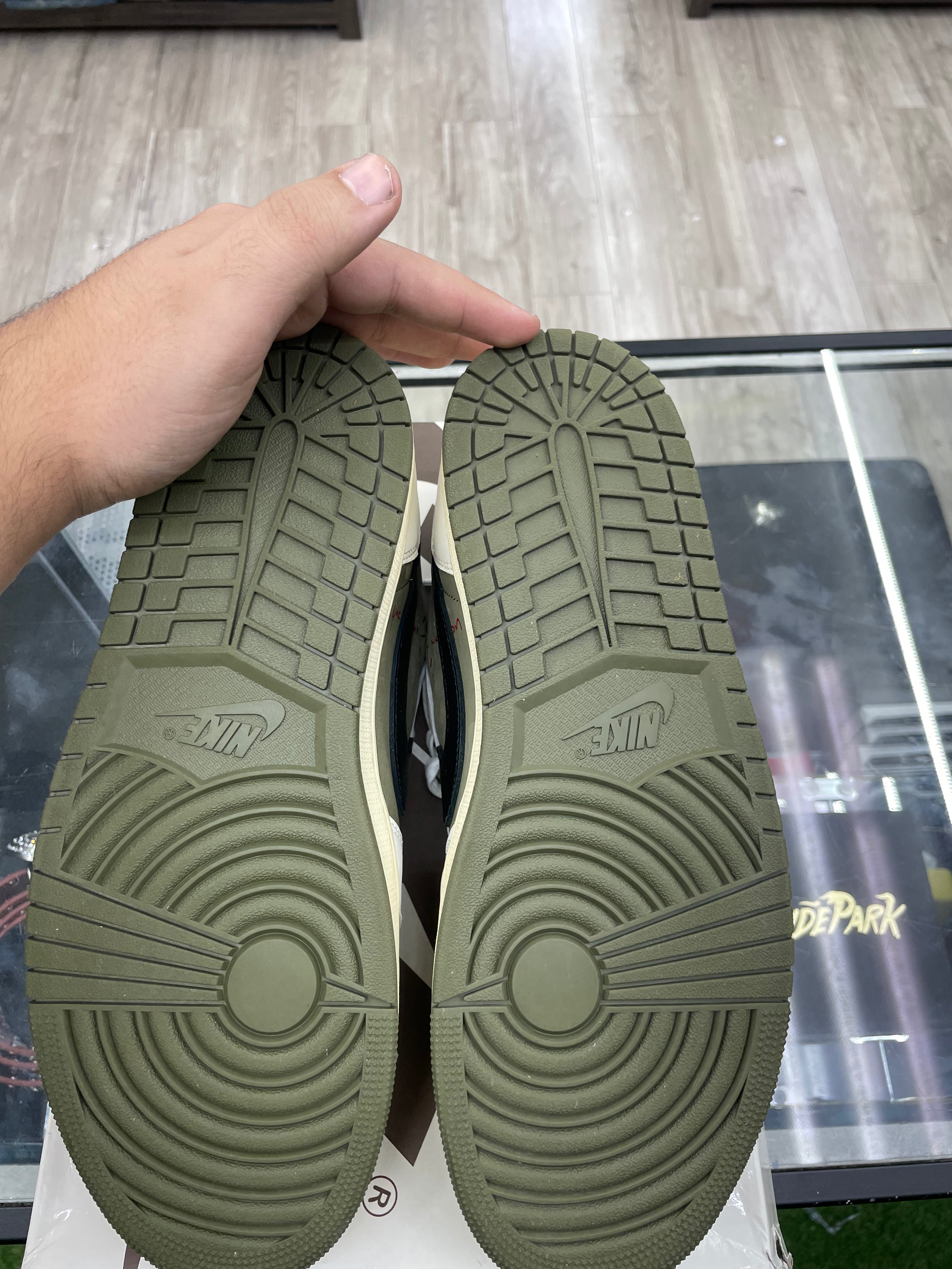 Air Jordan 1 Low “Travis Scott Medium Olive” *Size 11 Preowned* (DM7866-200)