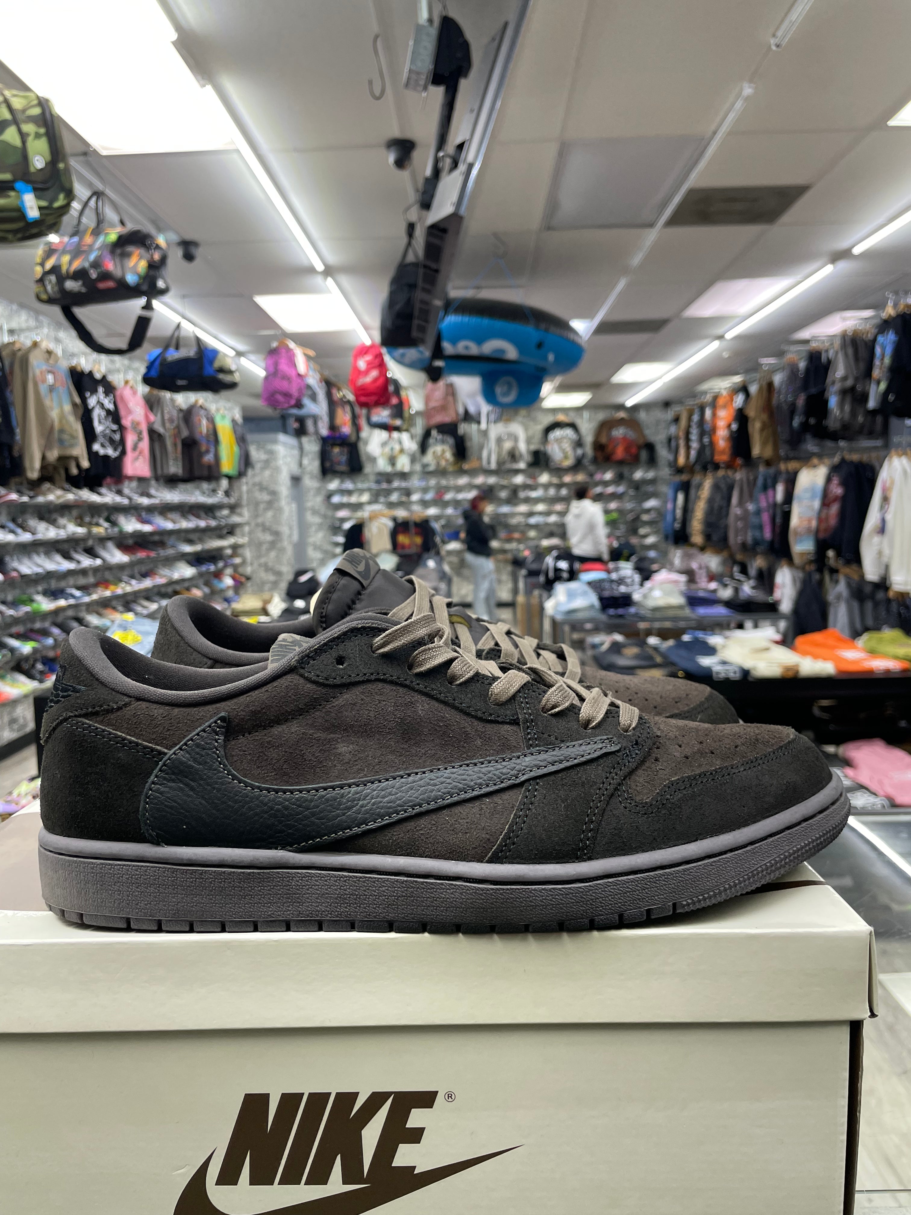 Air Jordan 1 Low “Travis Scott Velvet Brown” *Size 13 Preowned* (DM7866-202)