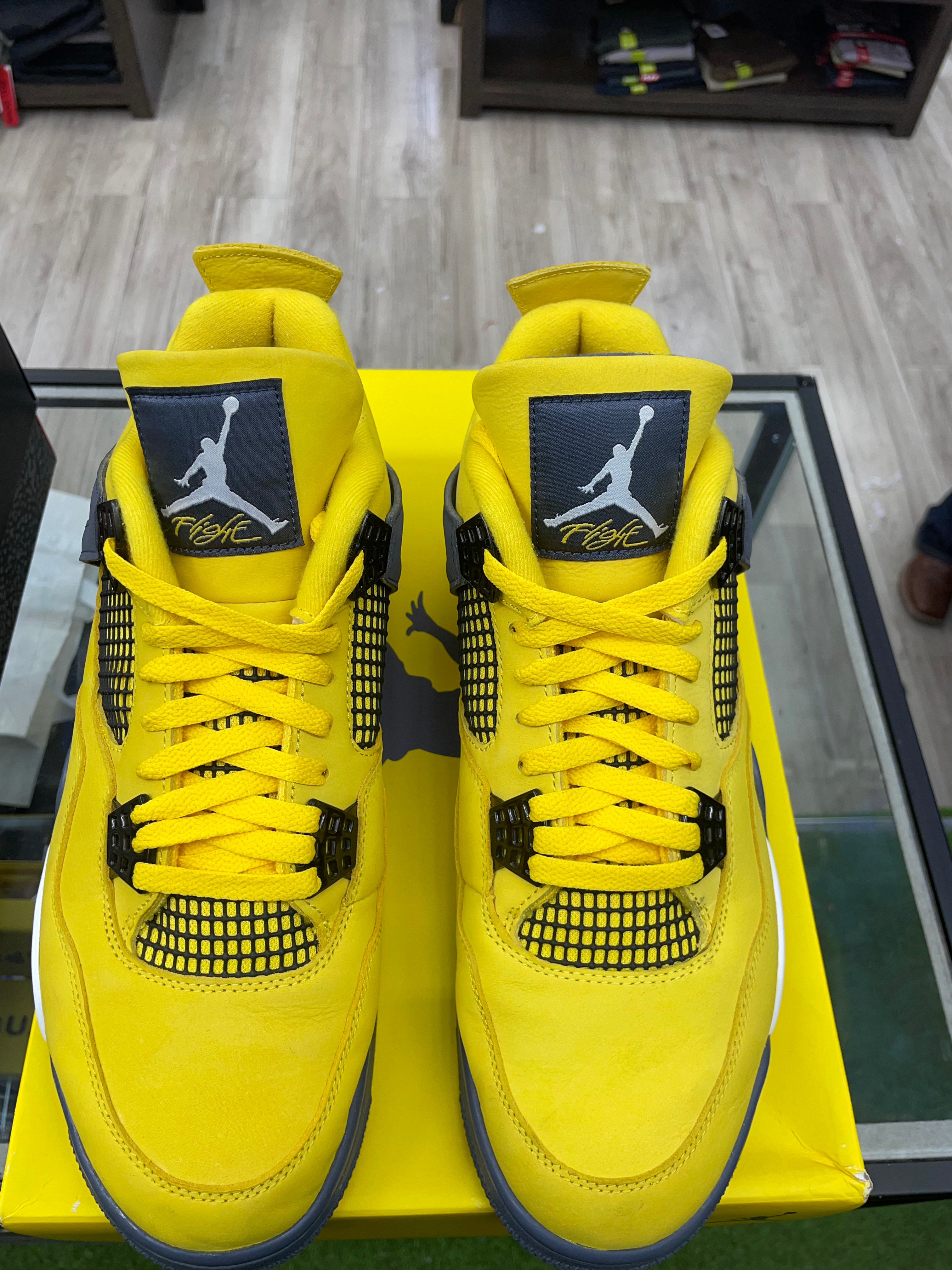 Air Jordan Retro 4 “Lighting” *Size 12 Preowned*