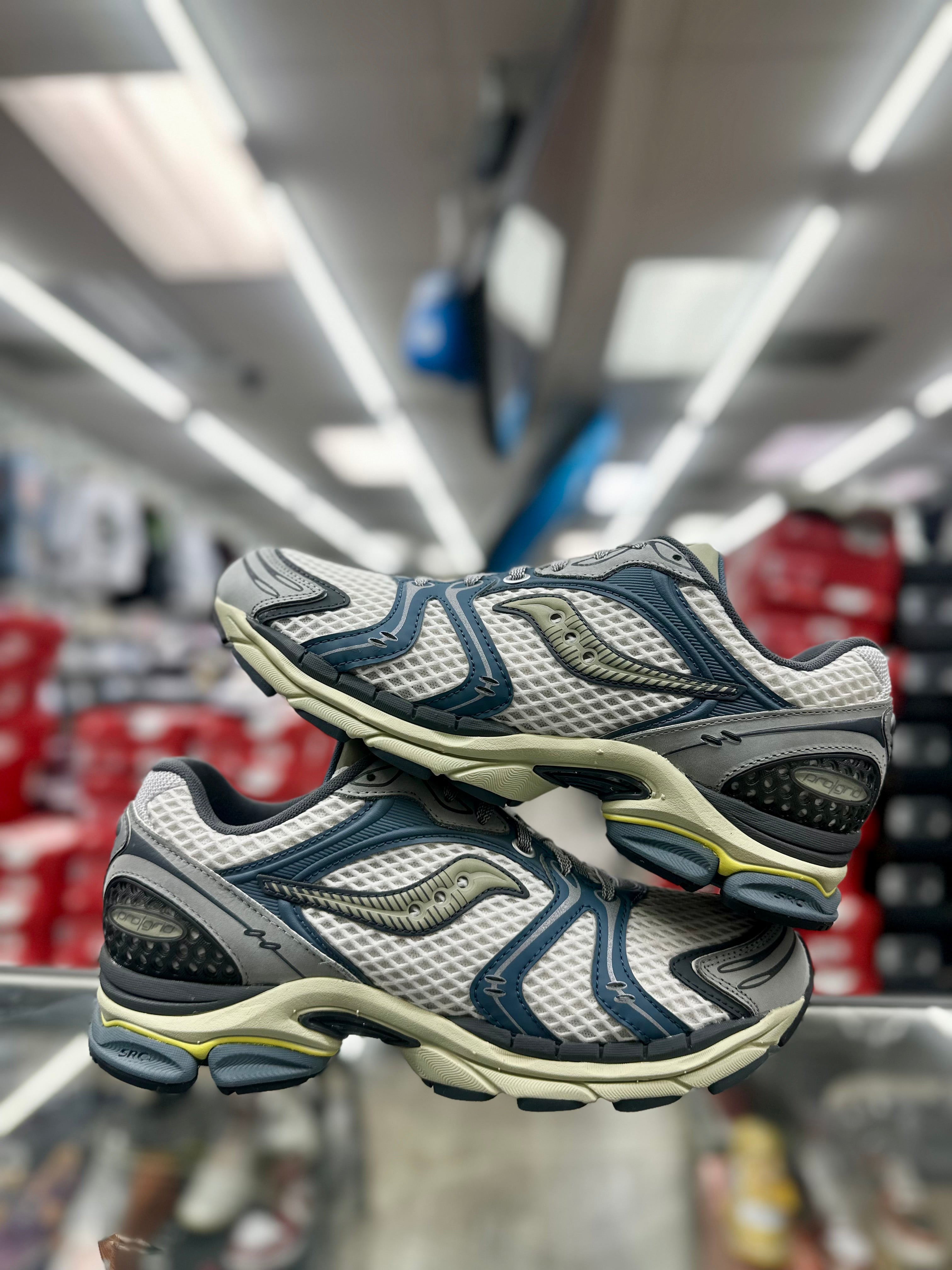 Saucony Progrid Triumph 4 "Ice/Orion Blue"