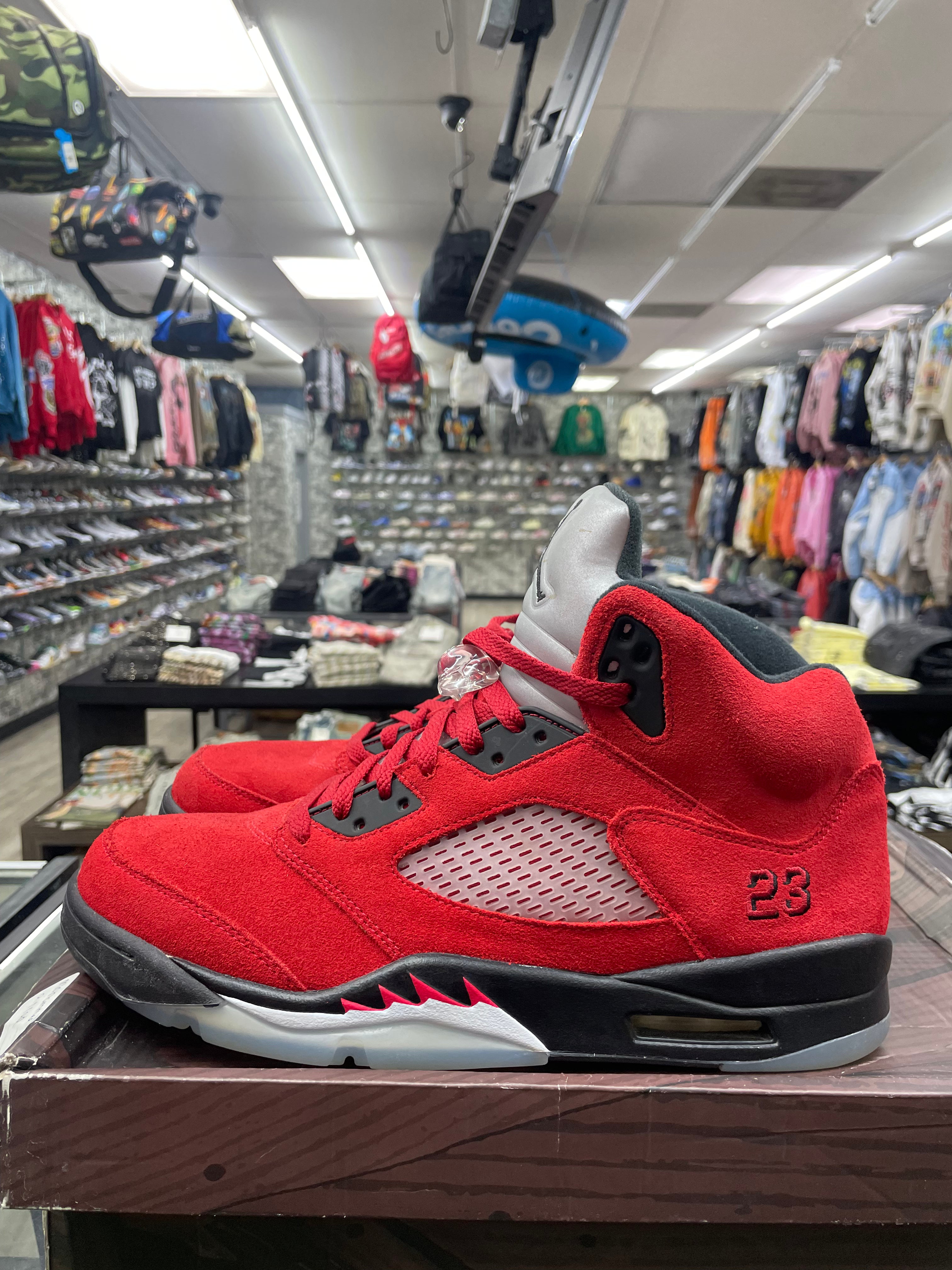 Air Jordan Retro 5 “Raging Bull” *Size 11 Preowned*