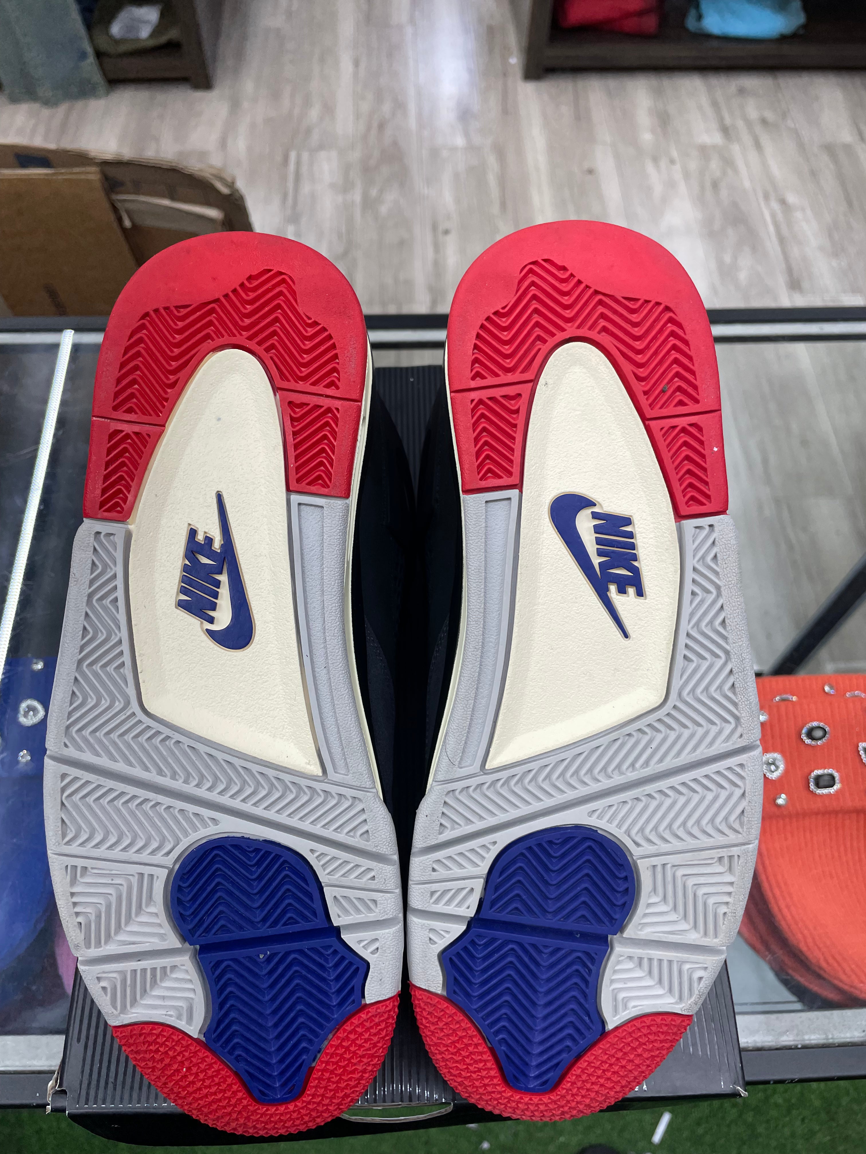 Air Jordan Retro 4 “Rare Air” *Size 9 Preowned*