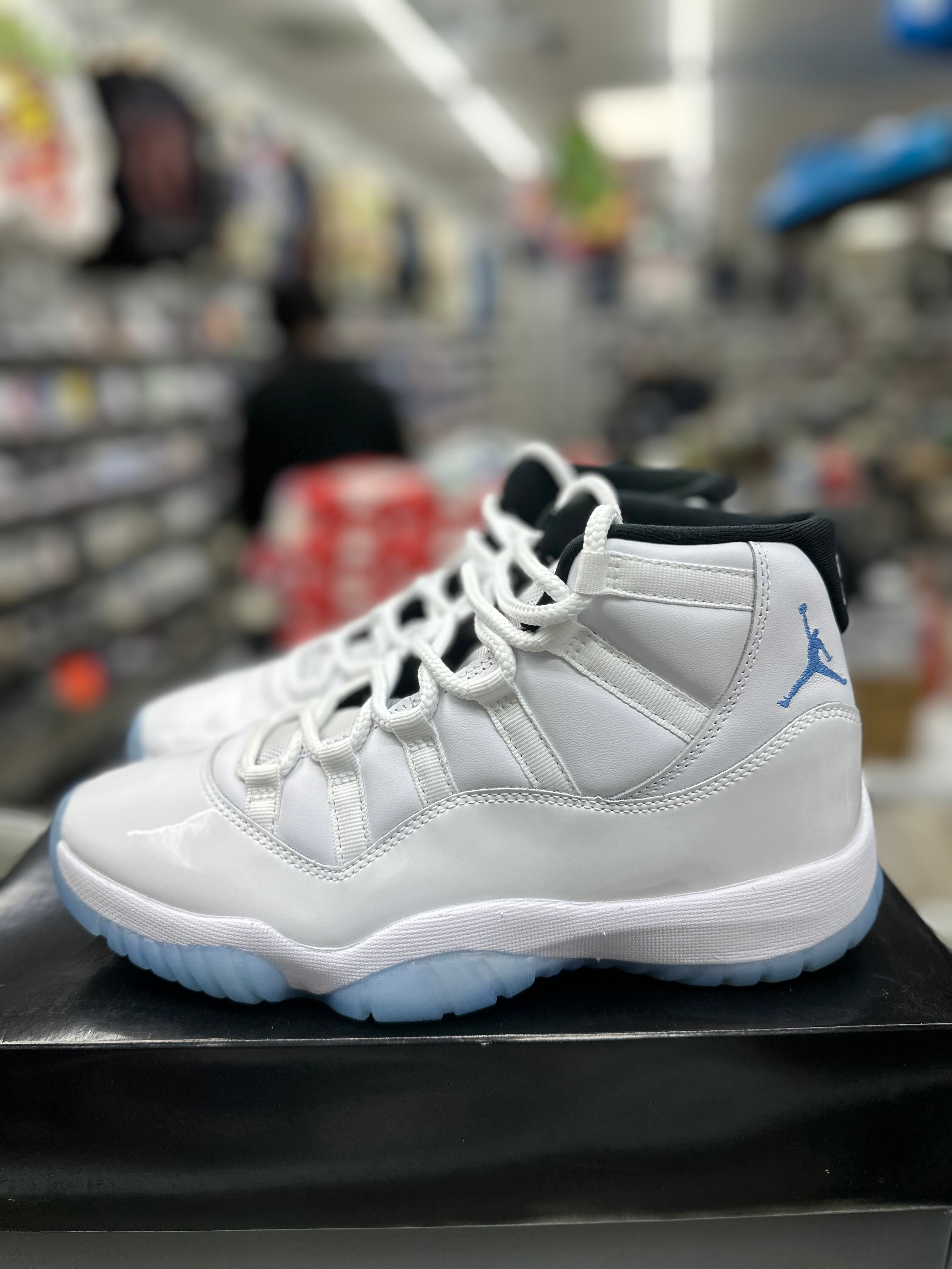 Air Jordan Retro 11 "Legend Blue" *Size 8.5 Preowned*