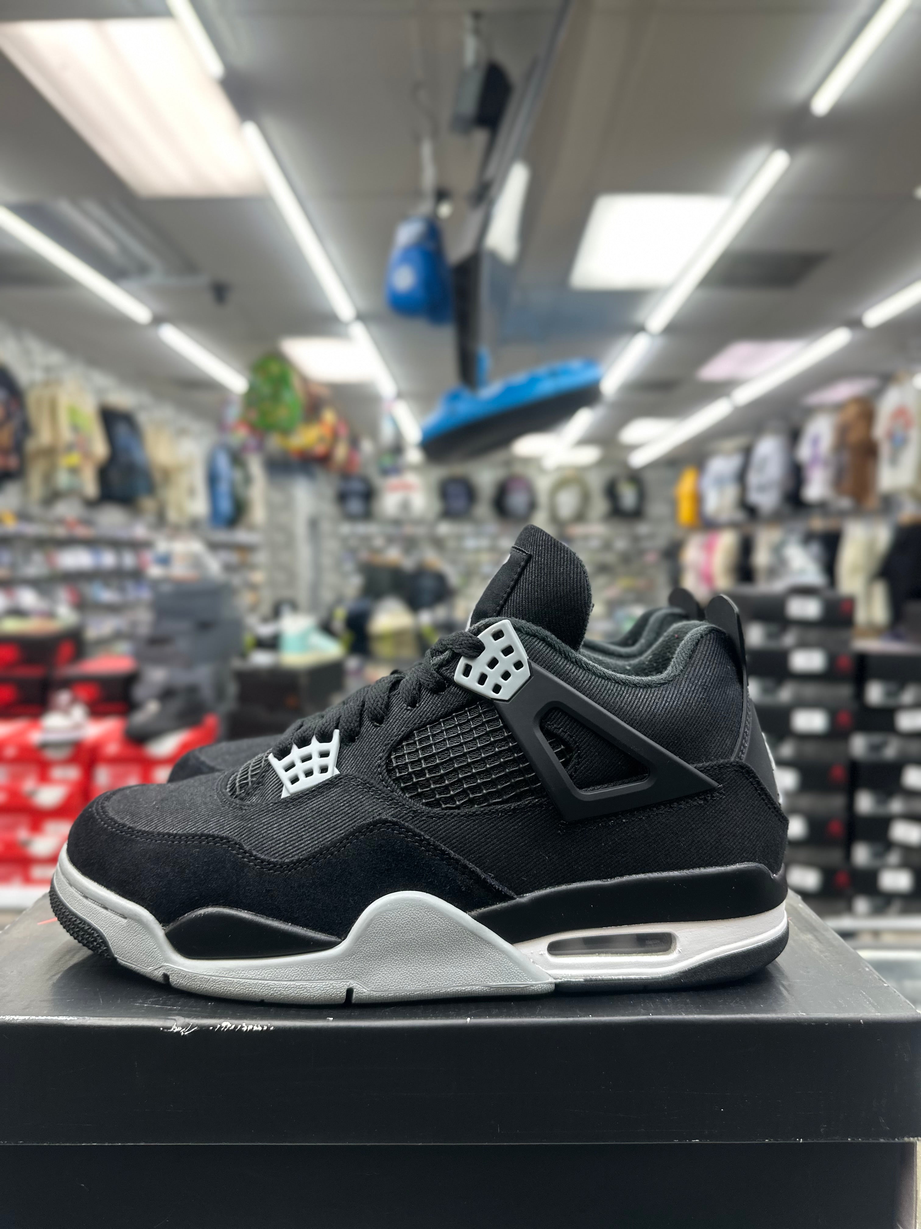 Air Jordan Retro 4 "Black Canvas" *Size 9 Preowned*