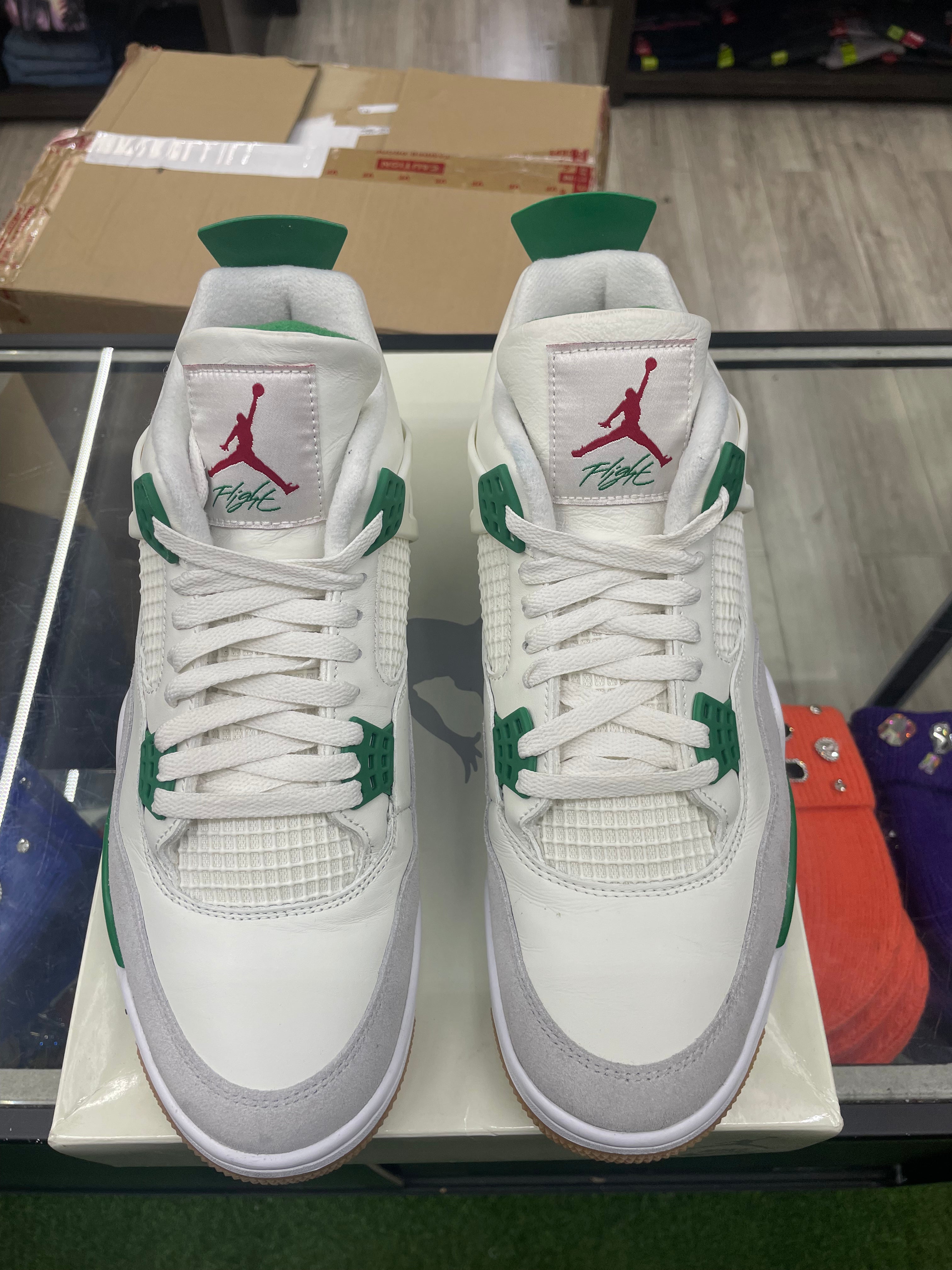 Air Jordan Retro 4 SB “Pine Green” *Size 11 Preowned*