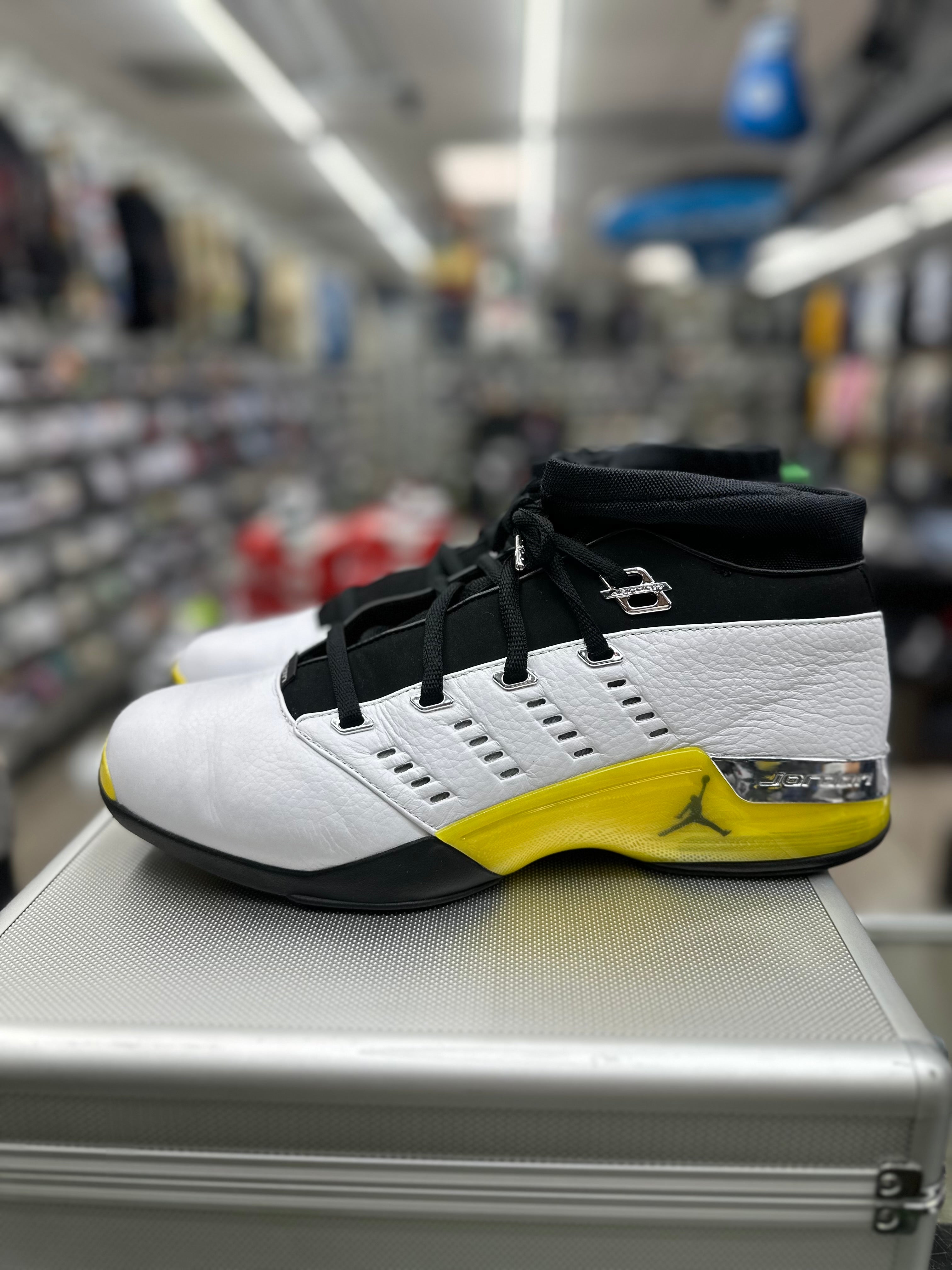 Air Jordan Retro 17 "Lightning" *Size 13 Preowned*