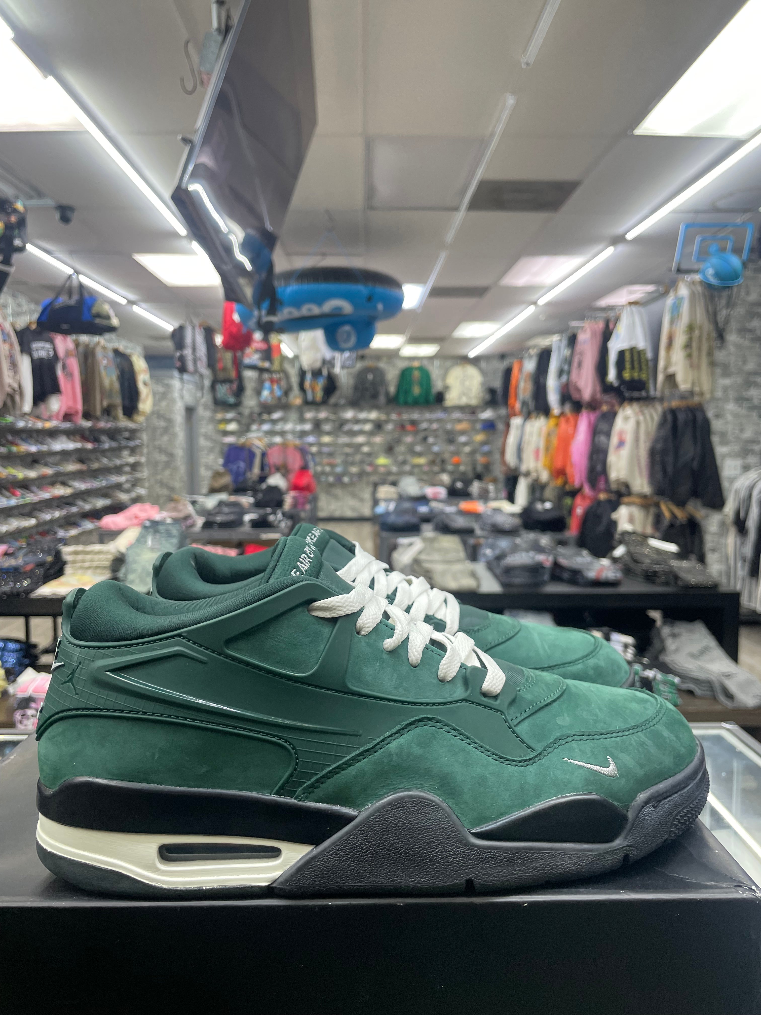 Air Jordan Retro 4 “Nigel Sylvester Grandma Driveway” *Size 9.5 Preowned*