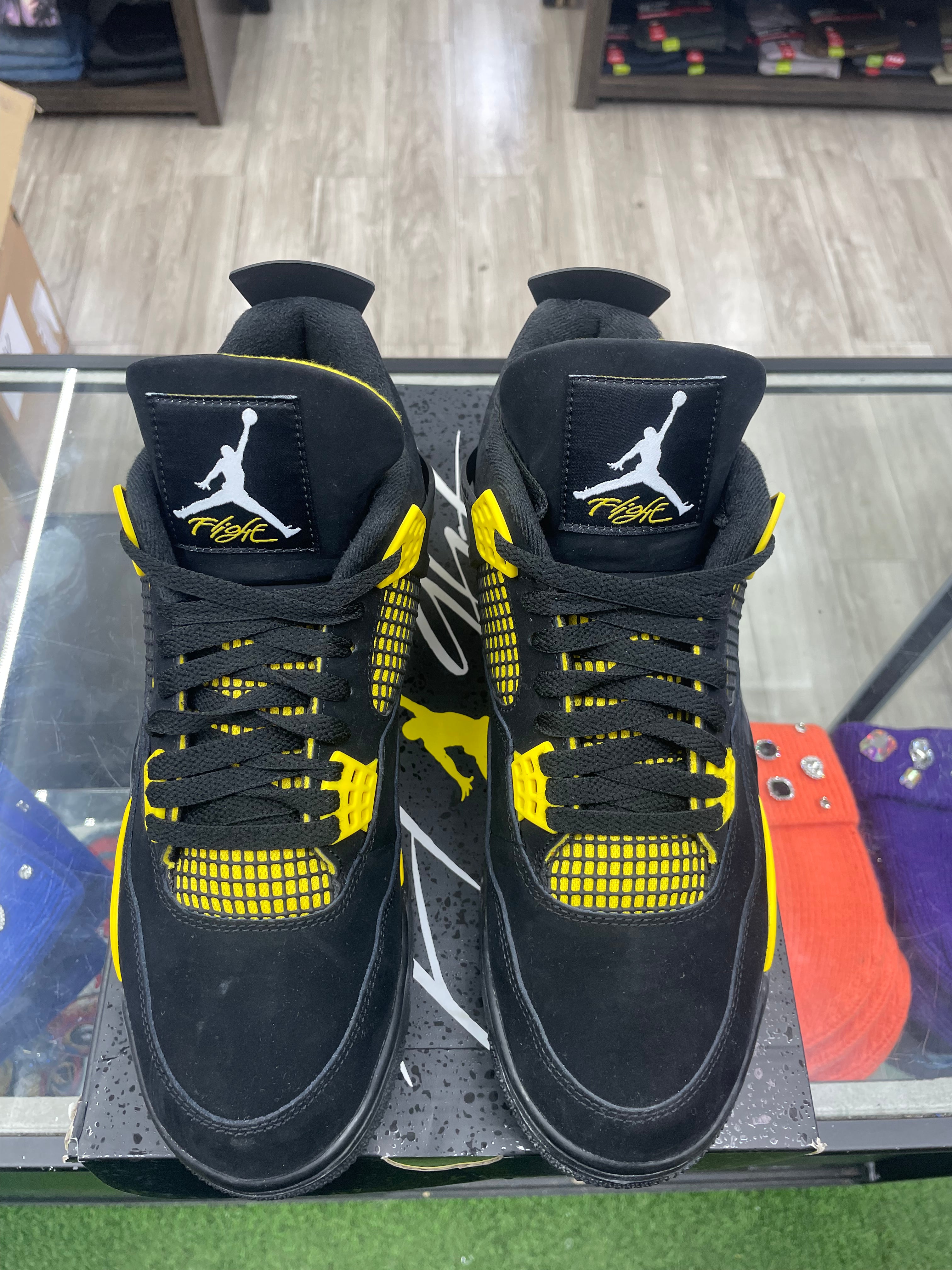 Air Jordan Retro 4 “Thunder” *Size 11 Preowned*