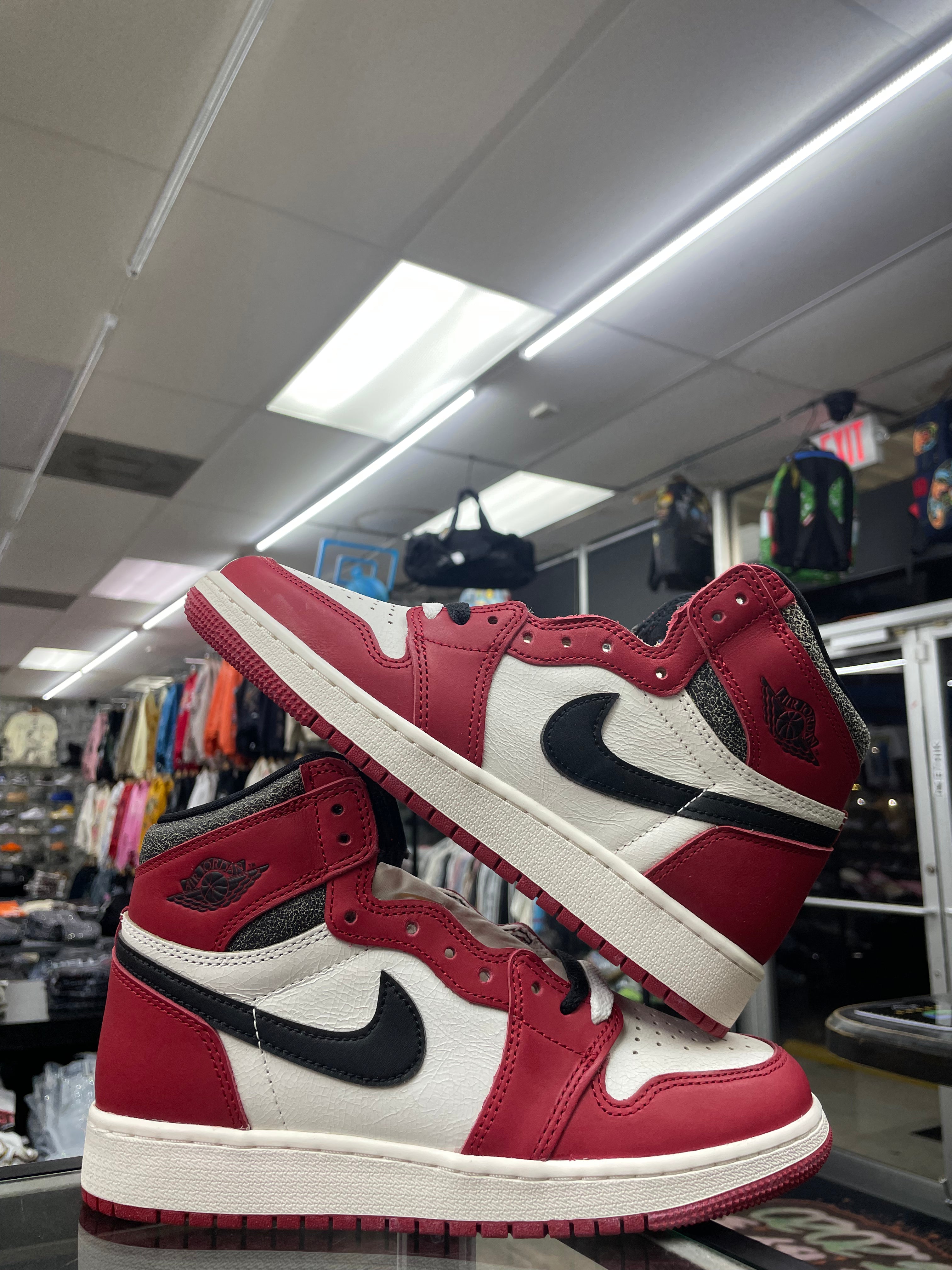 Air Jordan Retro 1 “Lost And Found” (GS)