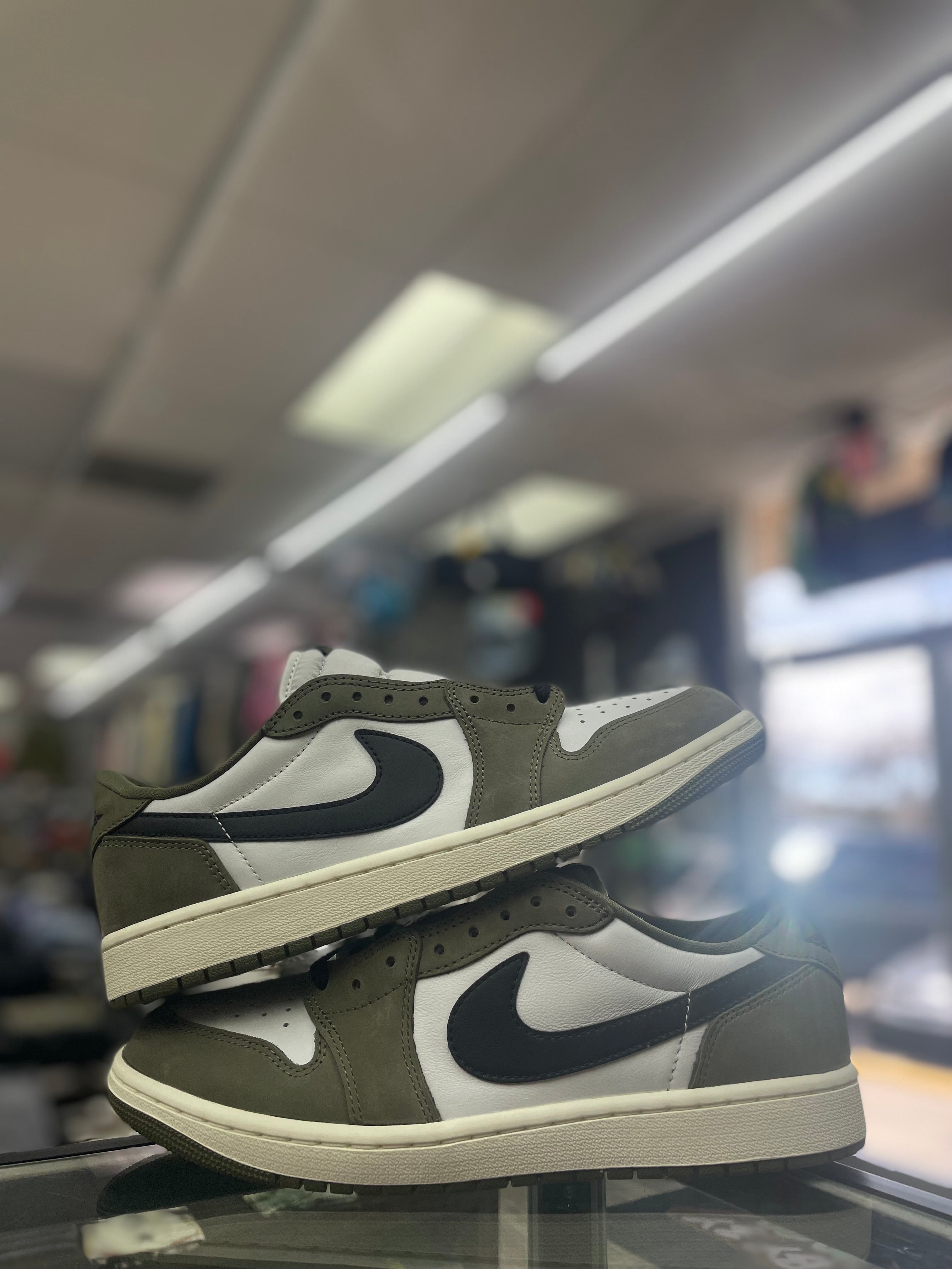 Air Jordan 1 Low “Medium Olive Summit White Sail Black” (HQ6998-200)