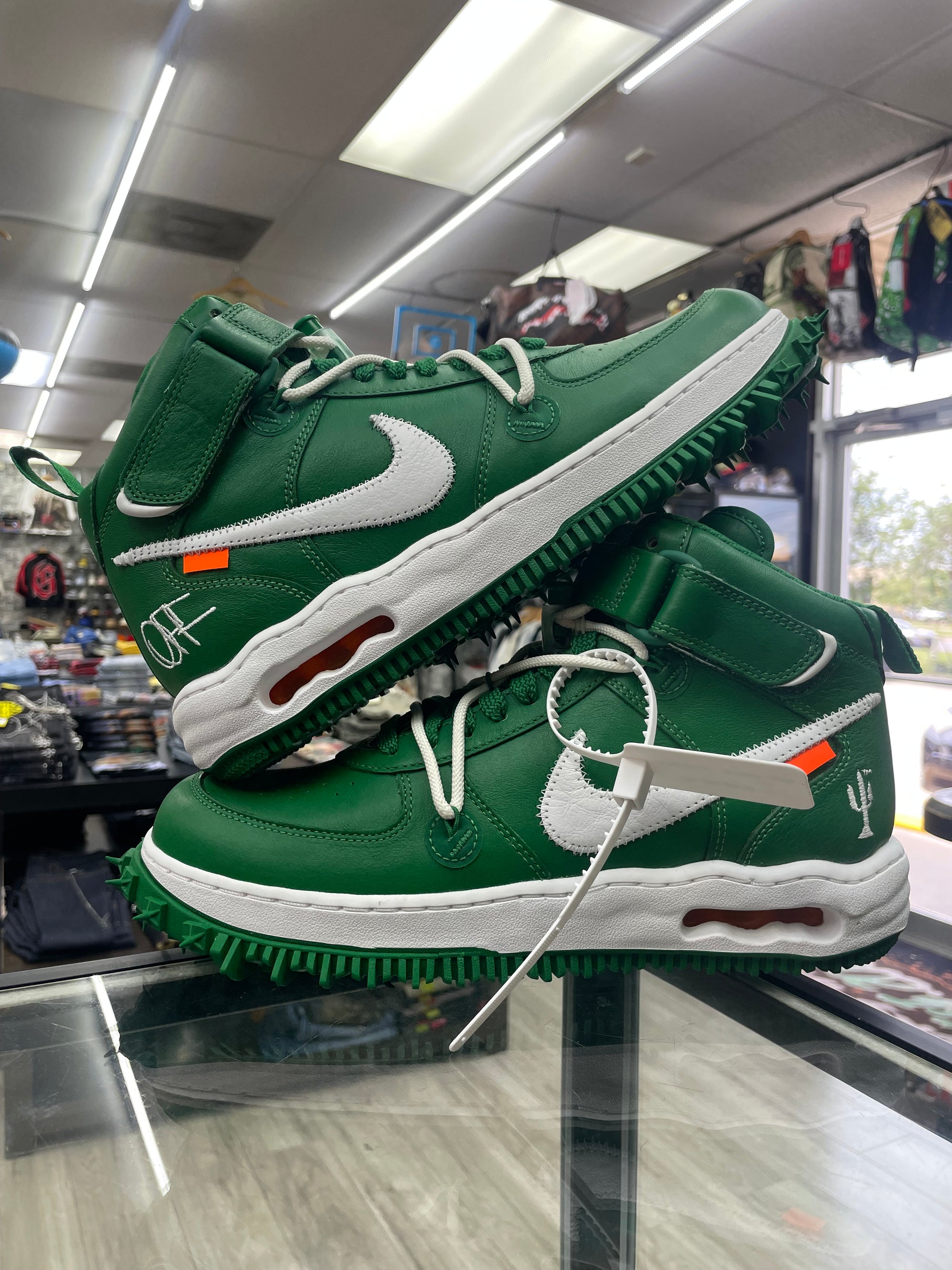 Nike Air Force 1 Mid "Off-White Pine Green" (DR0500-300)
