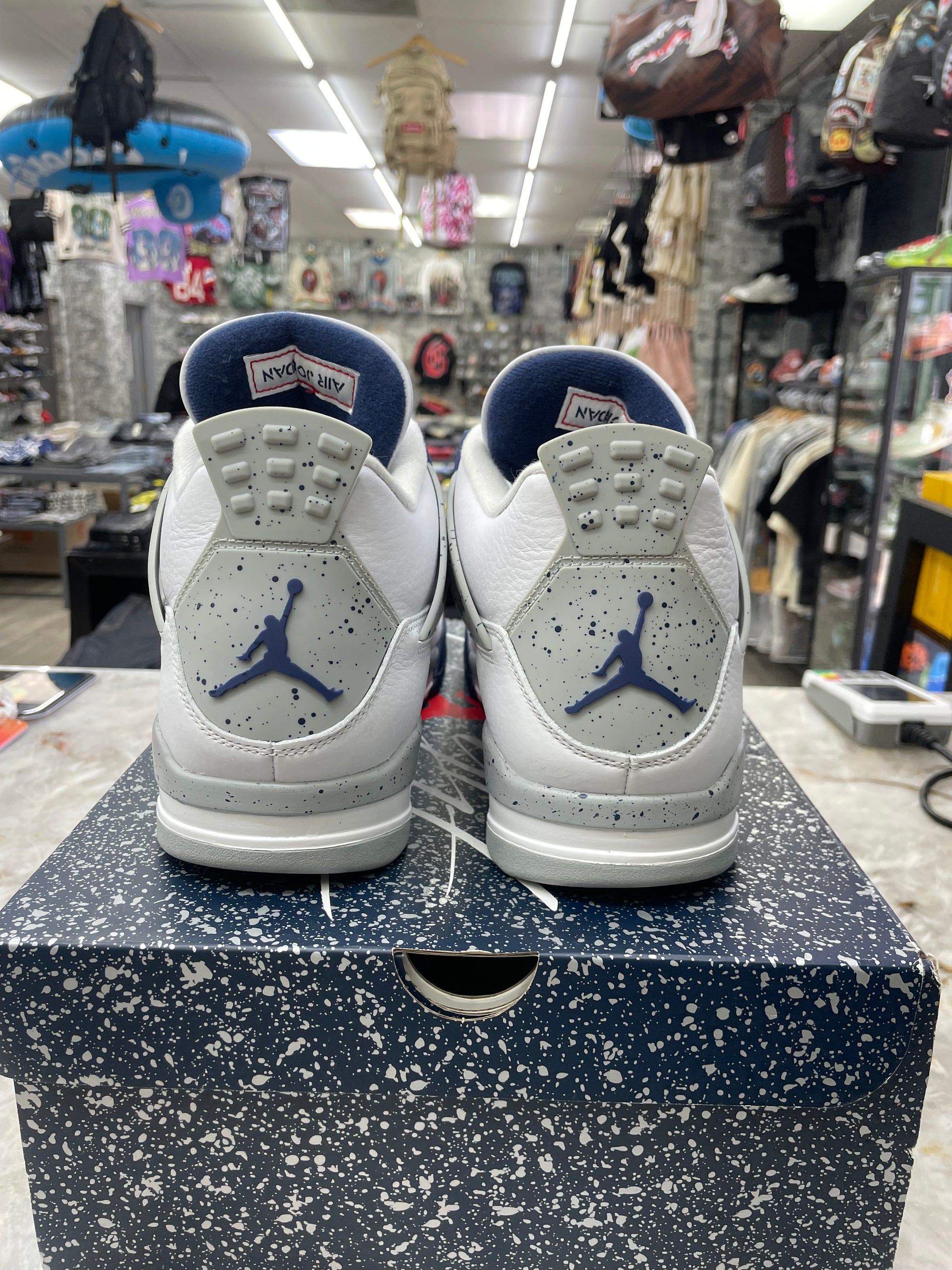 Air Jordan Retro 4 “Midnight Navy” *Size 12 Preowned* (DH6927-140)