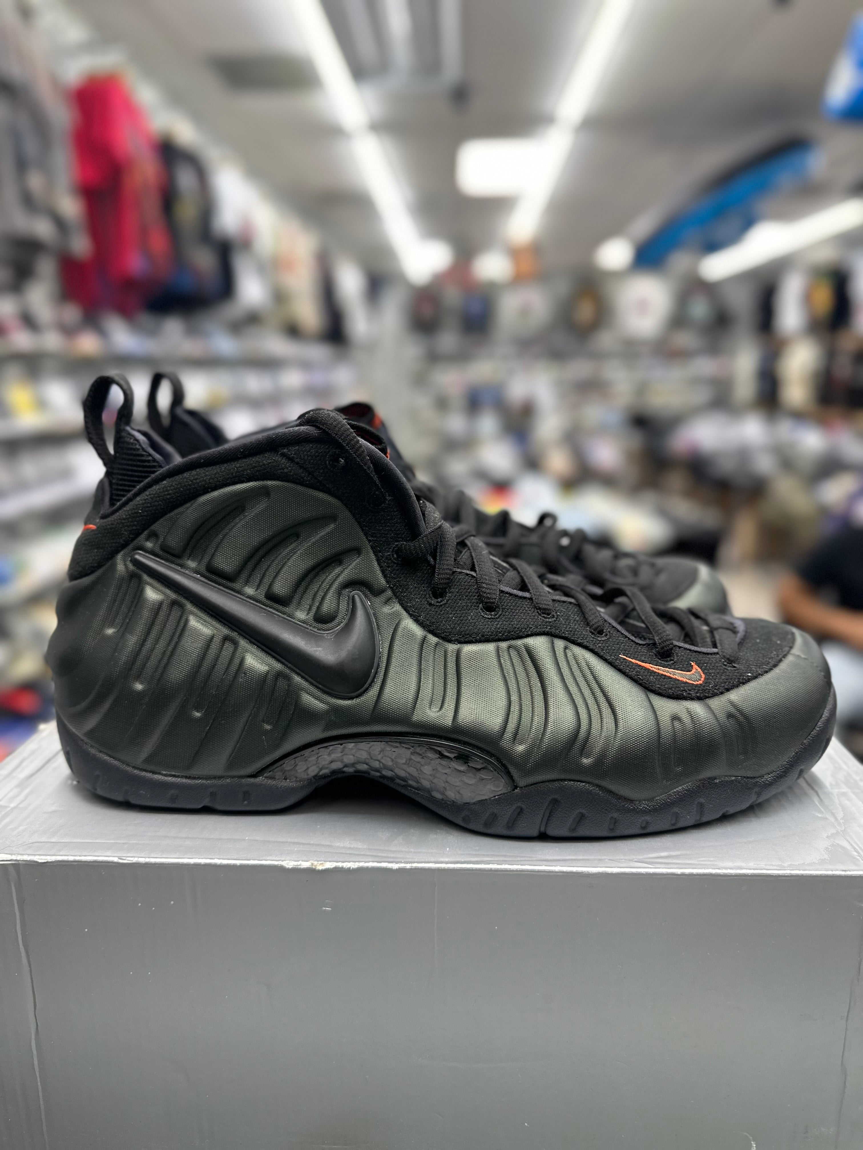 Nike Foamposite Pro "Sequoia" *Size 11.5 Preowned* 624041-304
