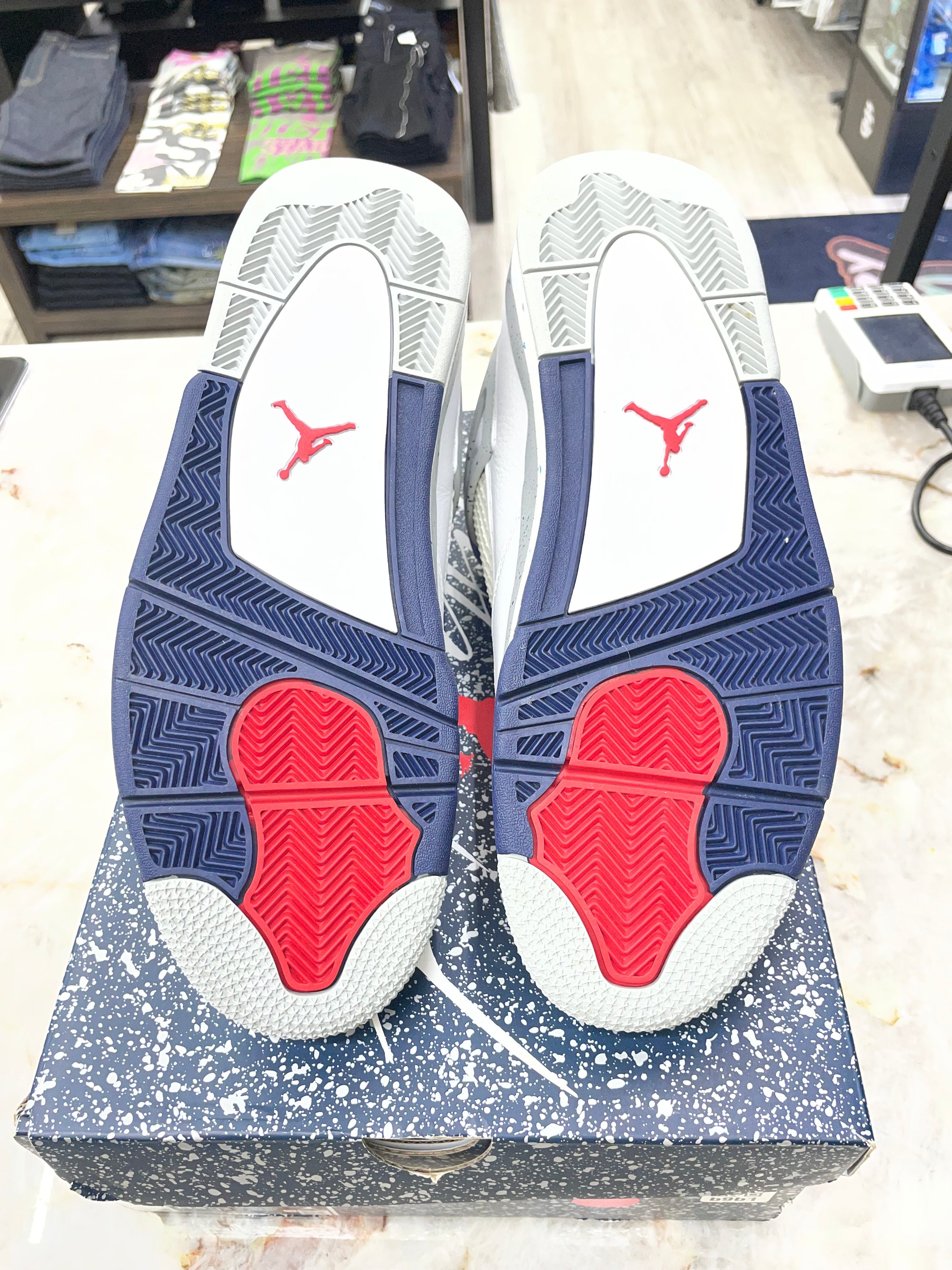 Air Jordan Retro 4 “Midnight Navy” *Size 12 Preowned* (DH6927-140)
