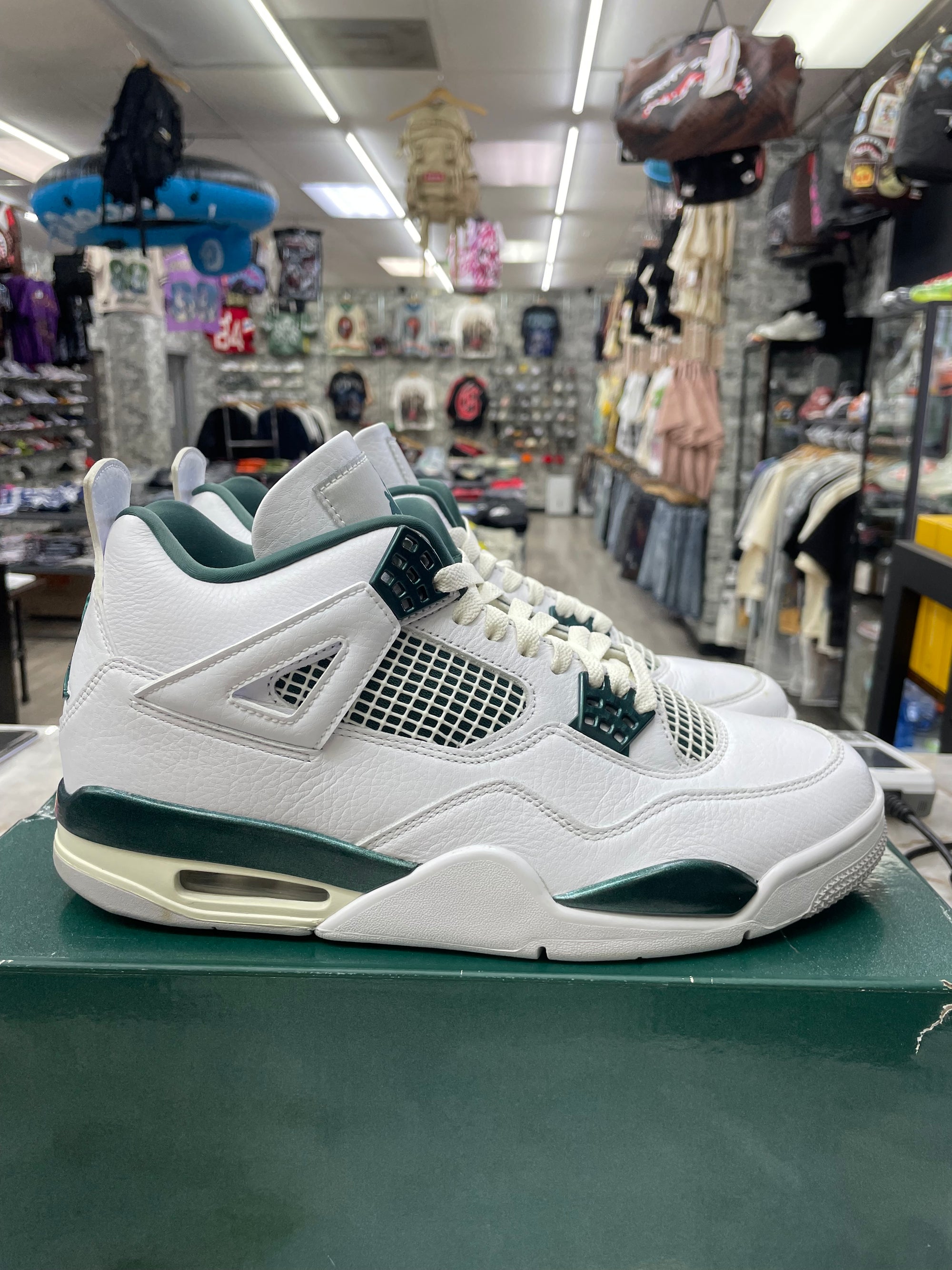 Air Jordan Retro 4 “Oxidized Green” *Size 10 Preowned* (FQ8138-103)