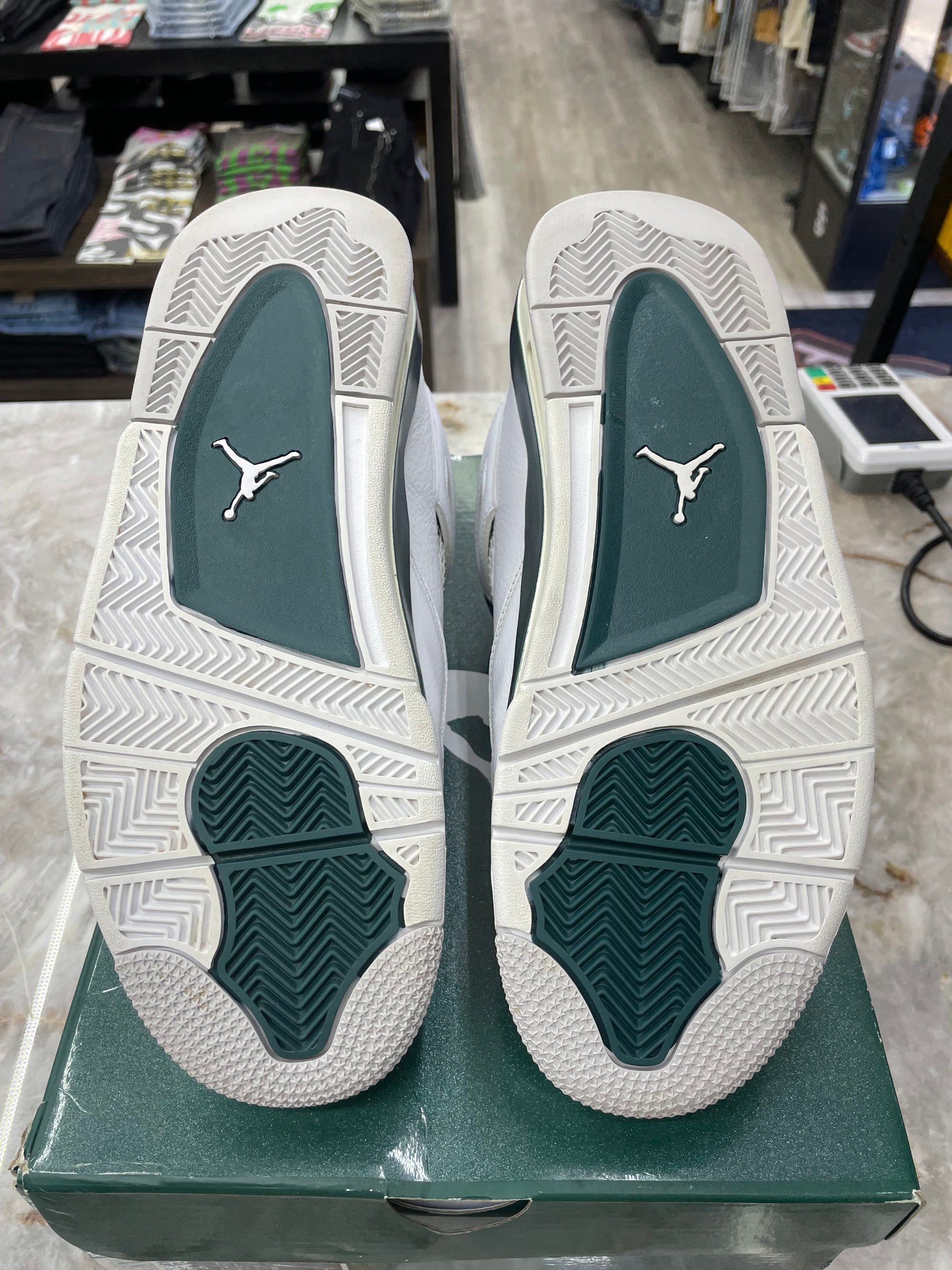 Air Jordan Retro 4 “Oxidized Green” *Size 10 Preowned* (FQ8138-103)