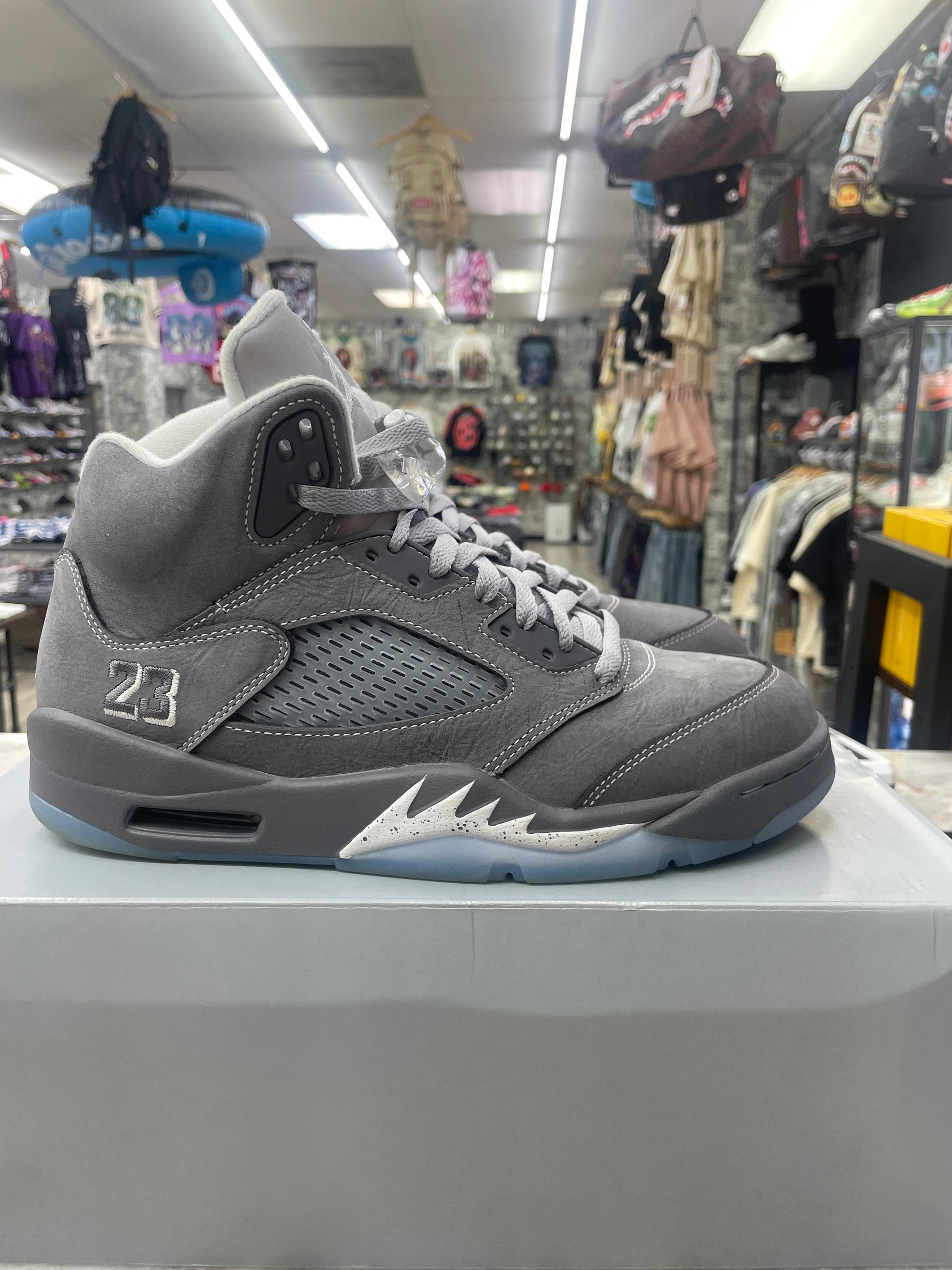 Air Jordan Retro 5 "Wolf Grey” *Size 9 Preowned* (DD0587-002)