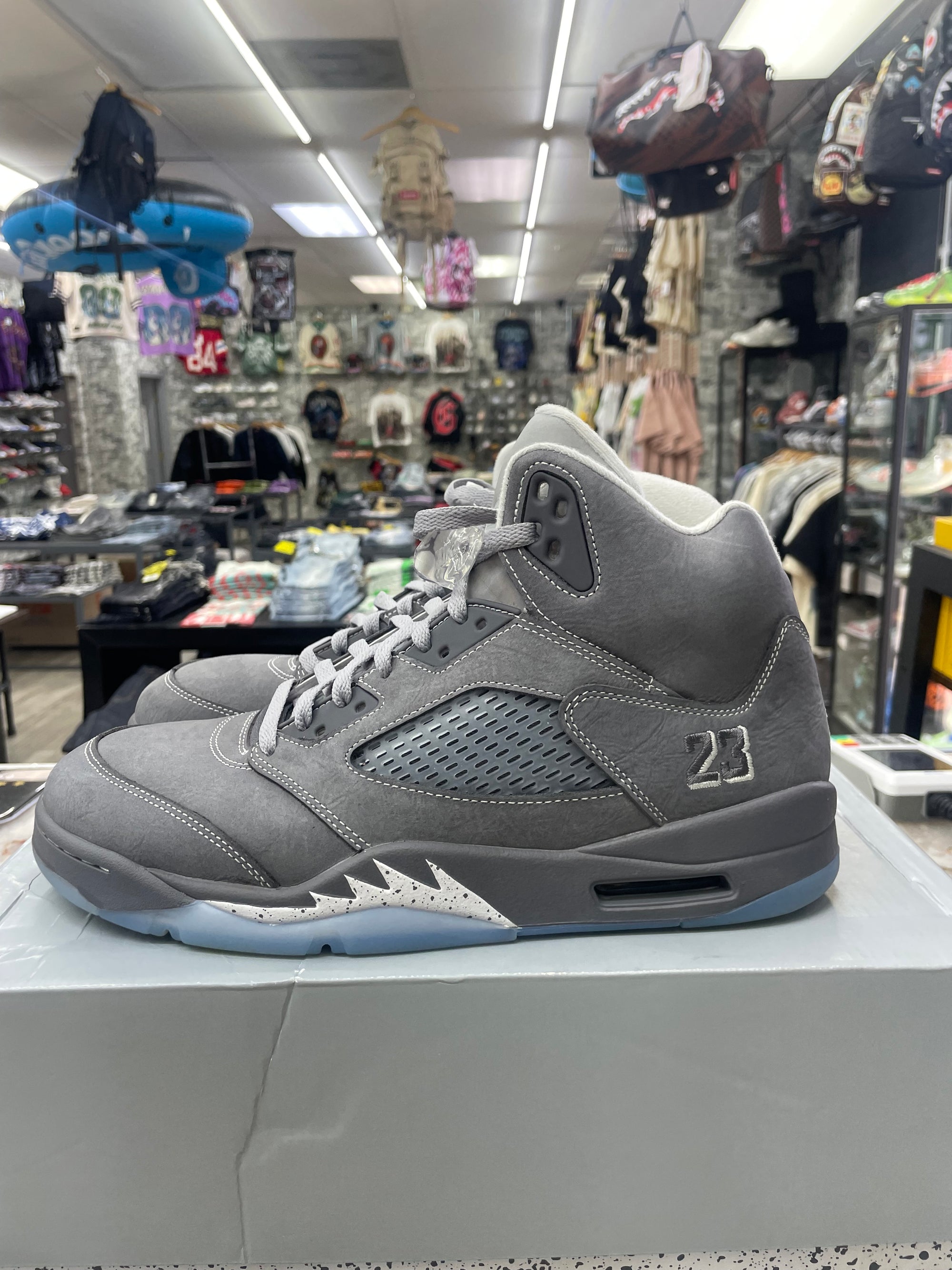 Air Jordan Retro 5 "Wolf Grey” *Size 11 Preowned* (DD0587-002)