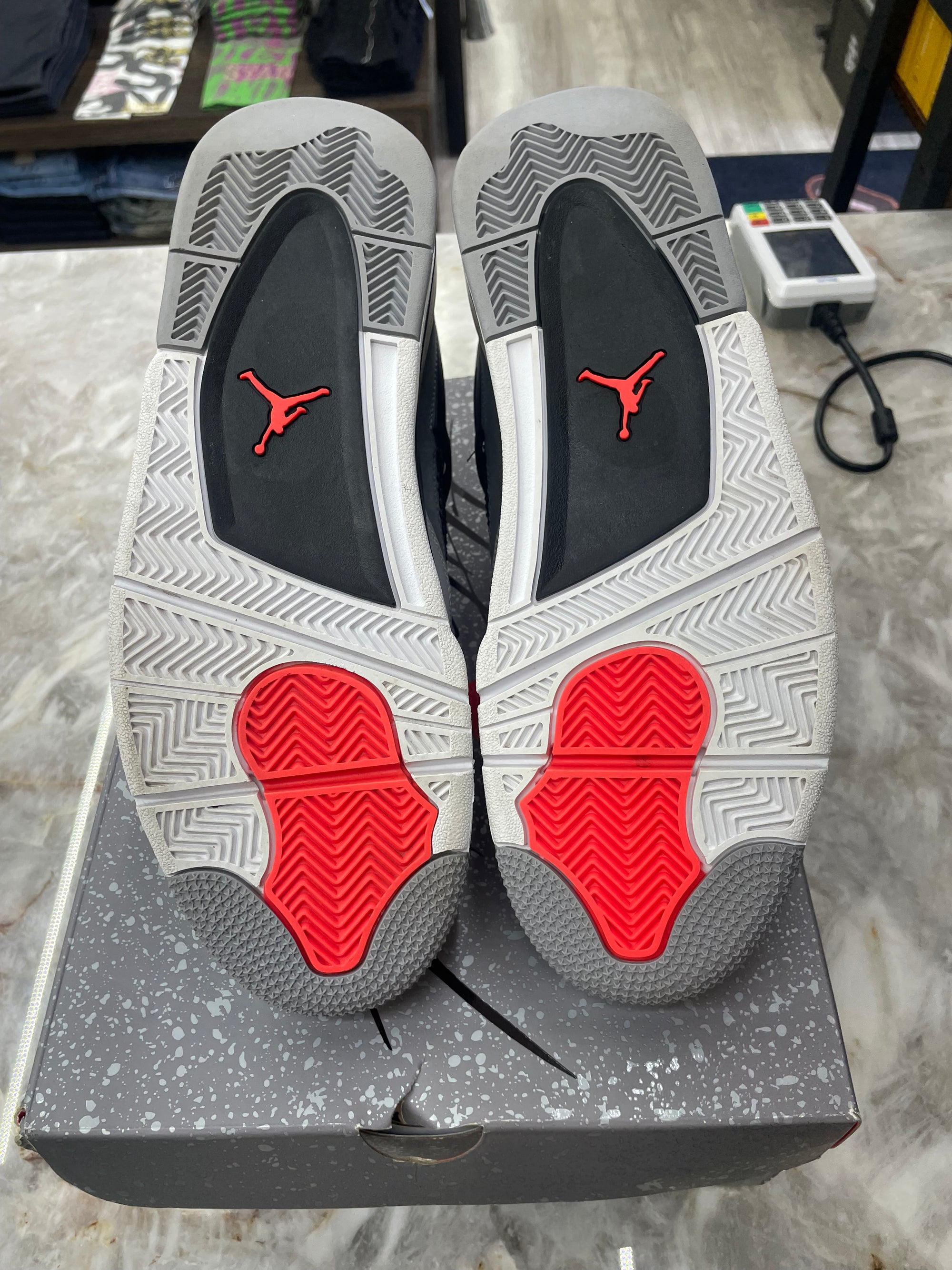 Air Jordan Retro 4 “Infrared” *Size 10.5 Preowned* (DH6927-061)