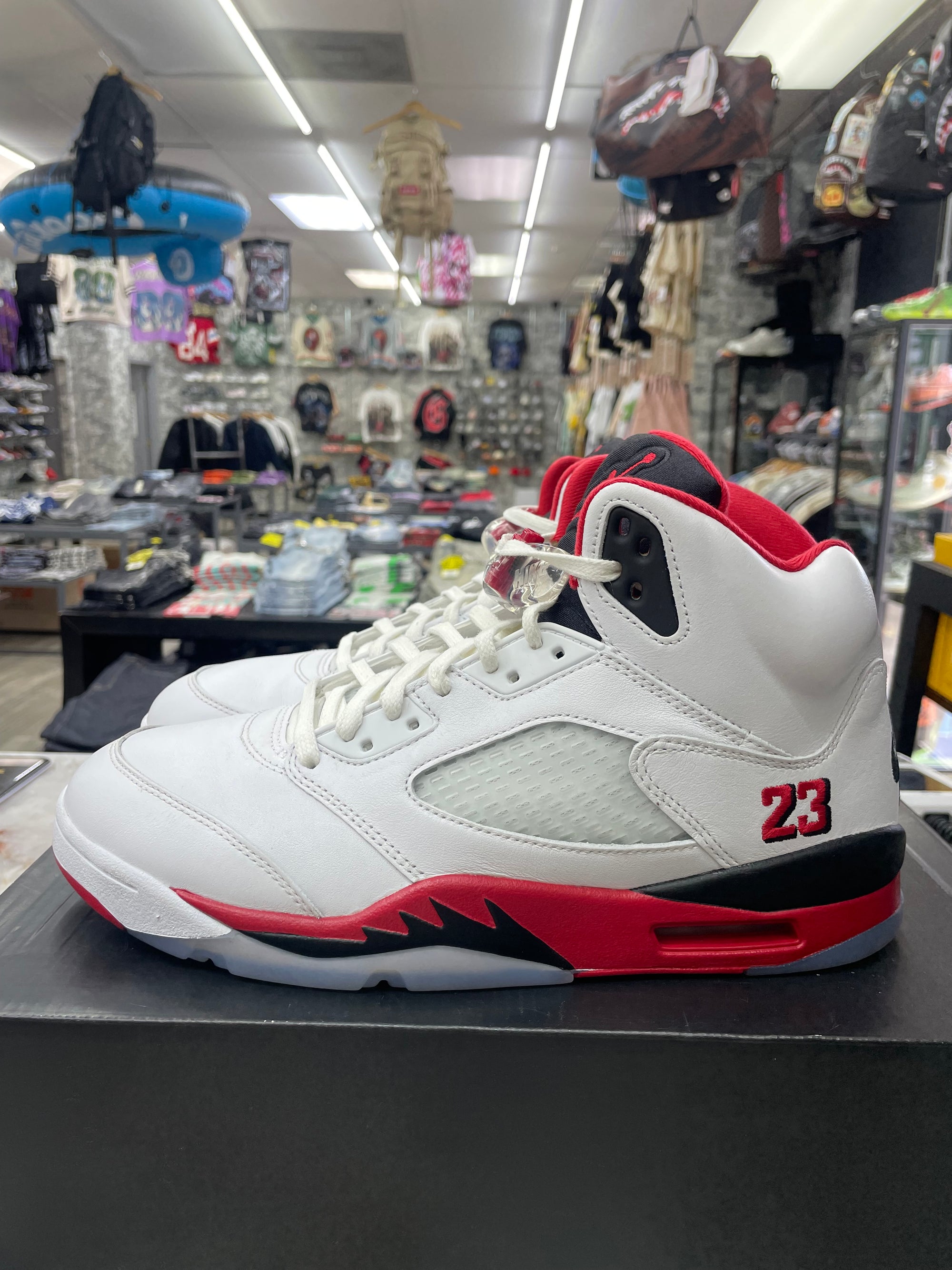Air Jordan Retro 5 "Fire Red Black Tongue" *Size 10.5 Preowned* (HQ7978-101)