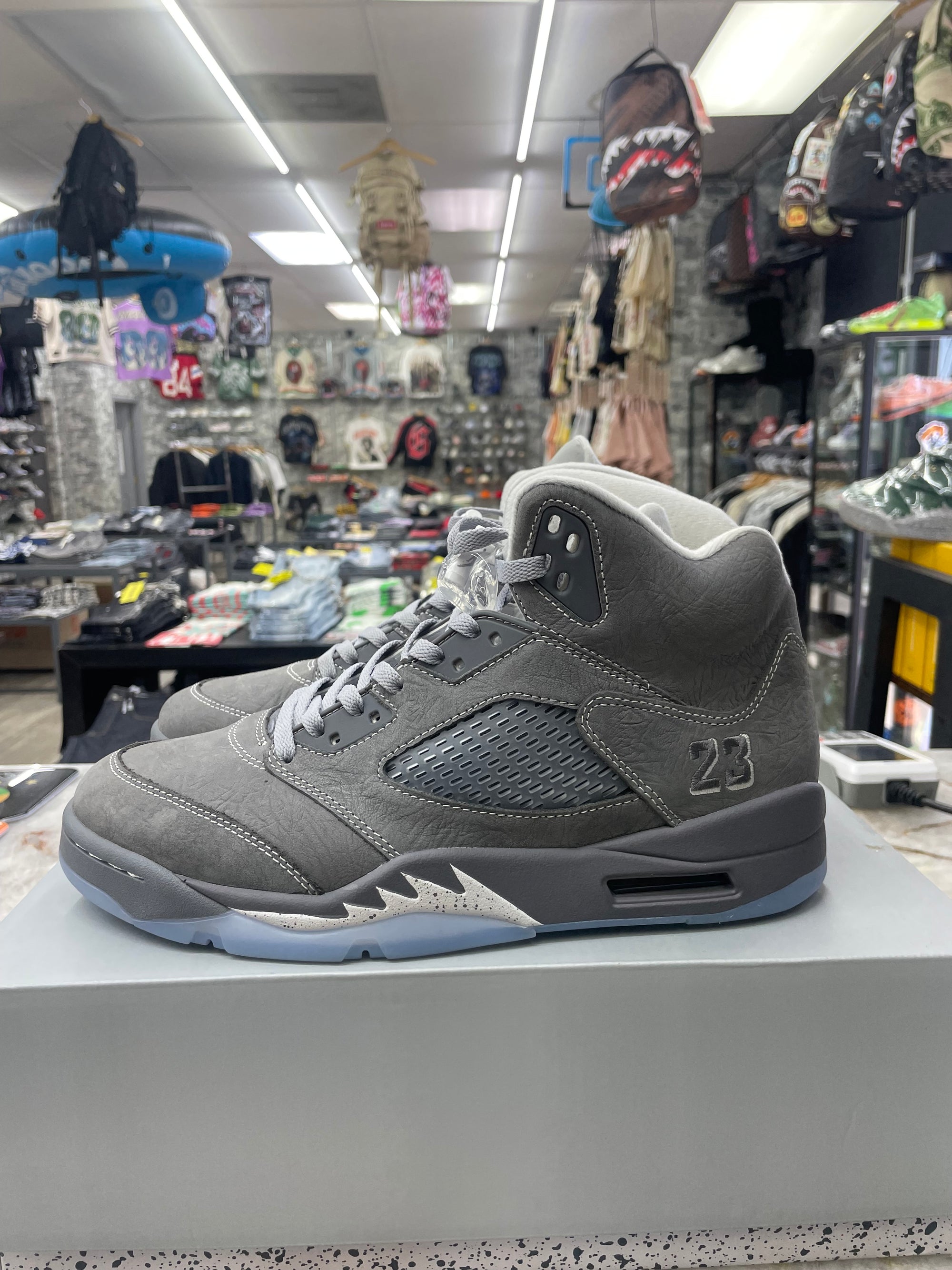 Air Jordan Retro 5 “Wolf Grey” *Size 10 Preowned* (DD0587-002)