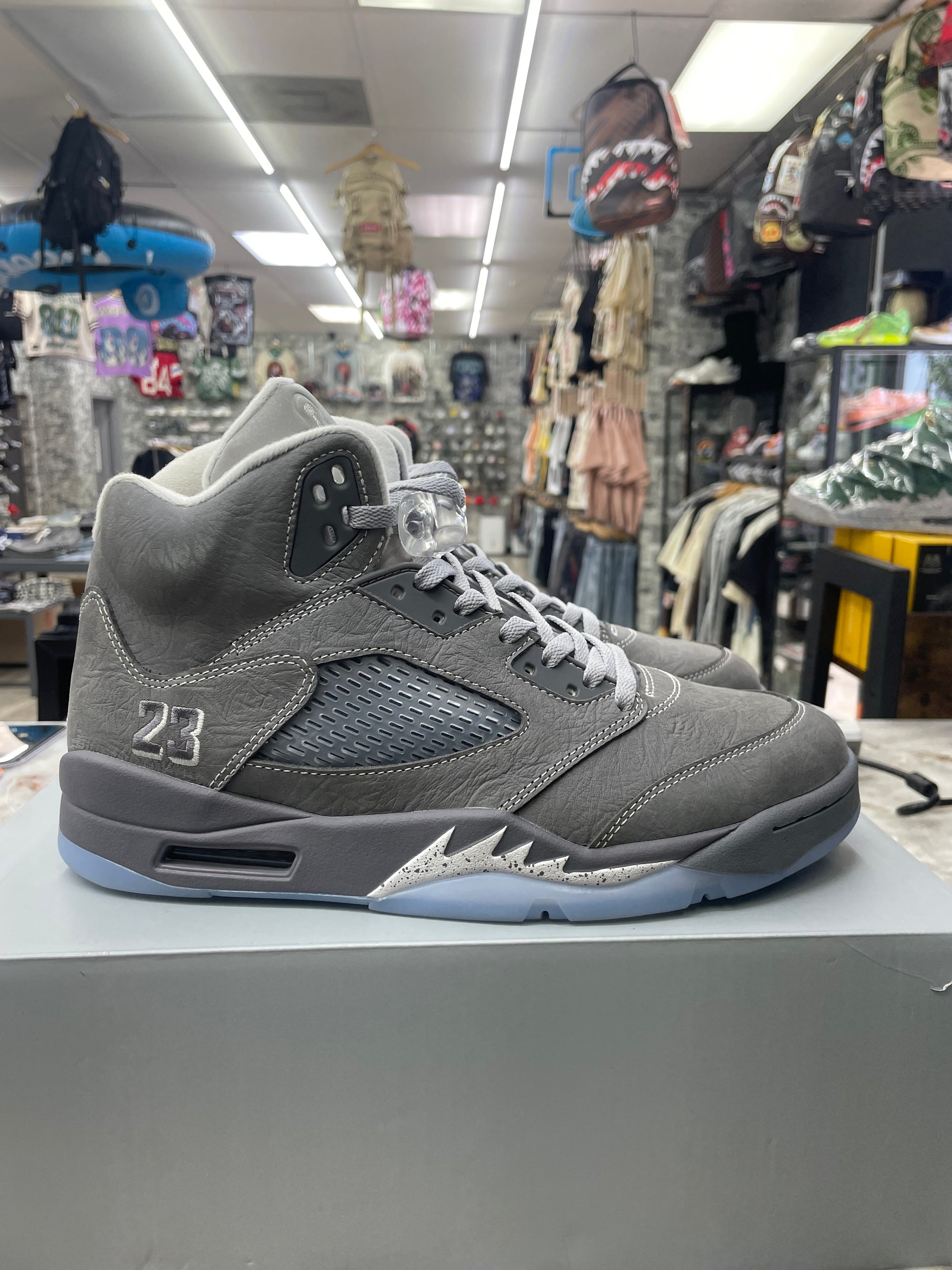 Air Jordan Retro 5 “Wolf Grey” *Size 10 Preowned* (DD0587-002)