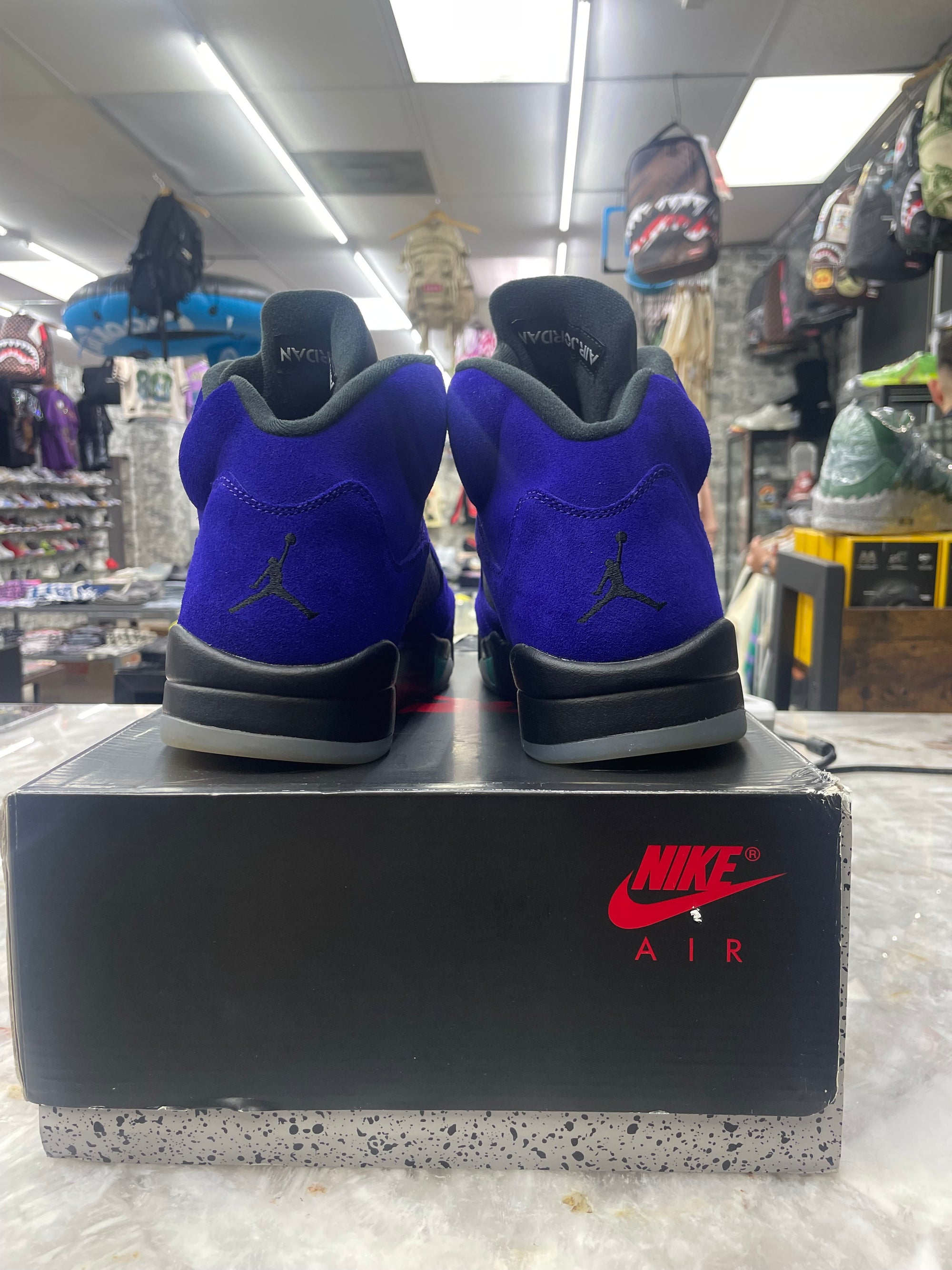Air Jordan Retro 5 “Alternate Grape” *Size 12 Preowned* (136027-500)