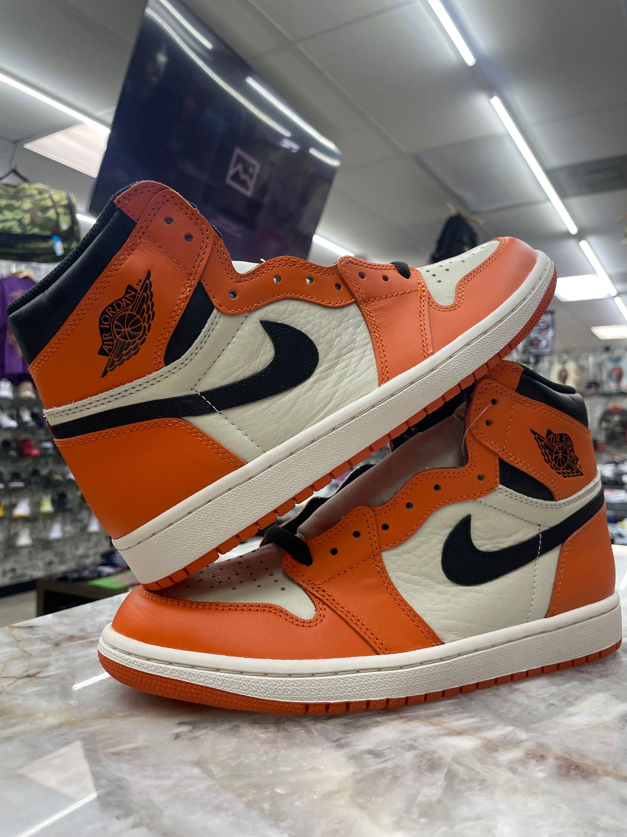 Air Jordan 1 Retro "Reverse Shattered Backboard" 555088-113