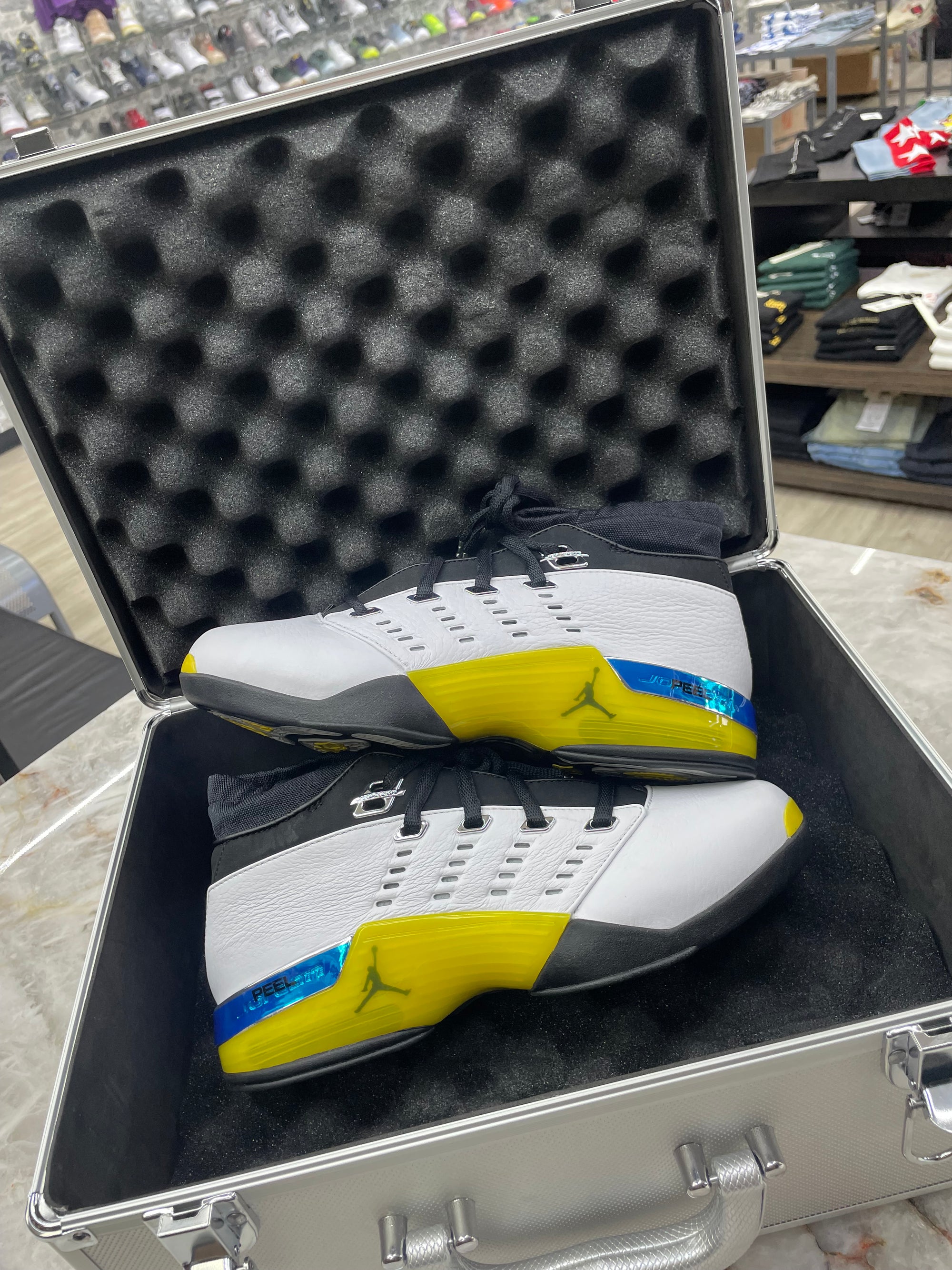 Air Jordan Retro 17 Low “All-Star Lightning” (FJ0395-100)