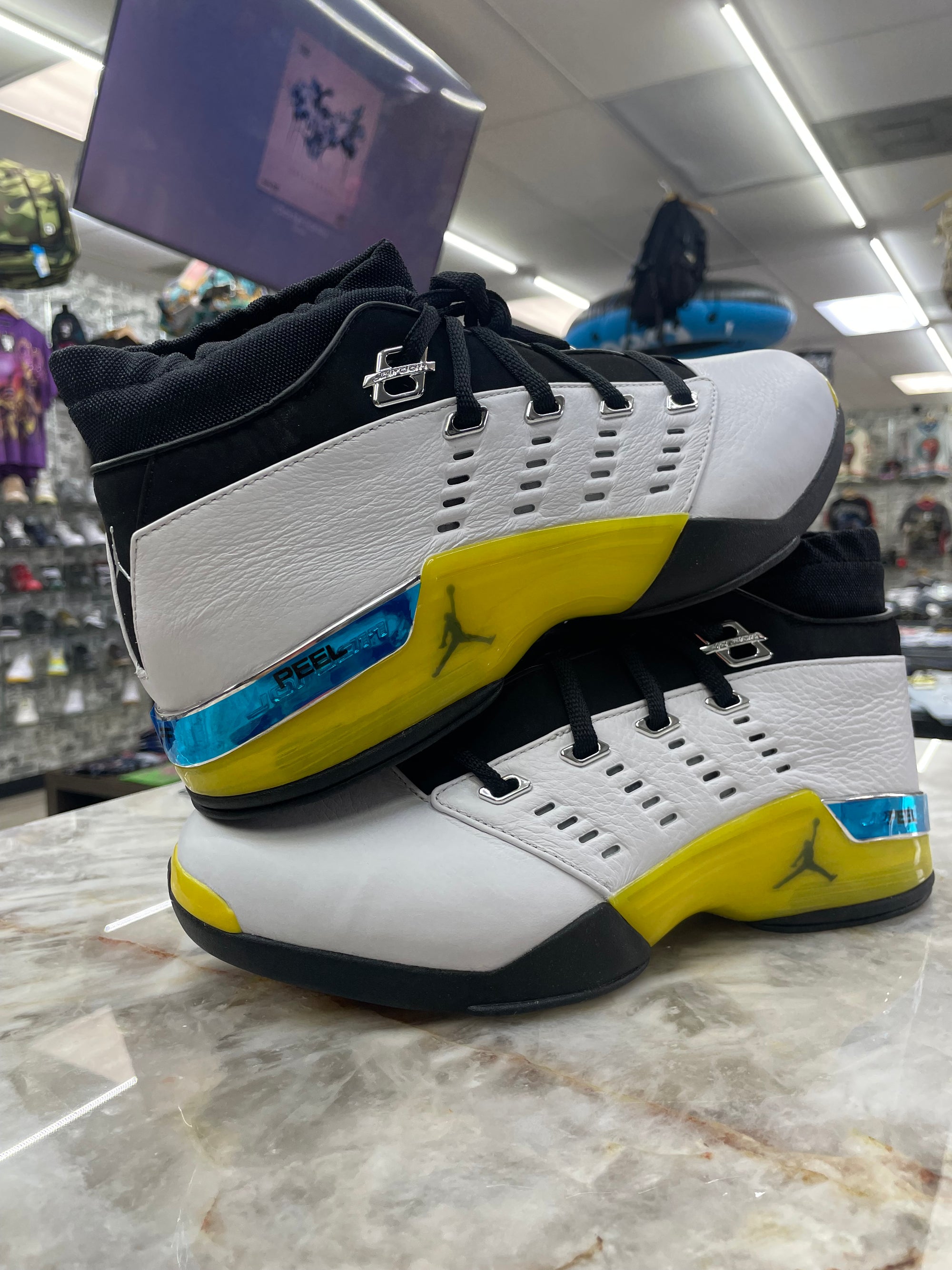 Air Jordan Retro 17 Low “All-Star Lightning” (FJ0395-100)