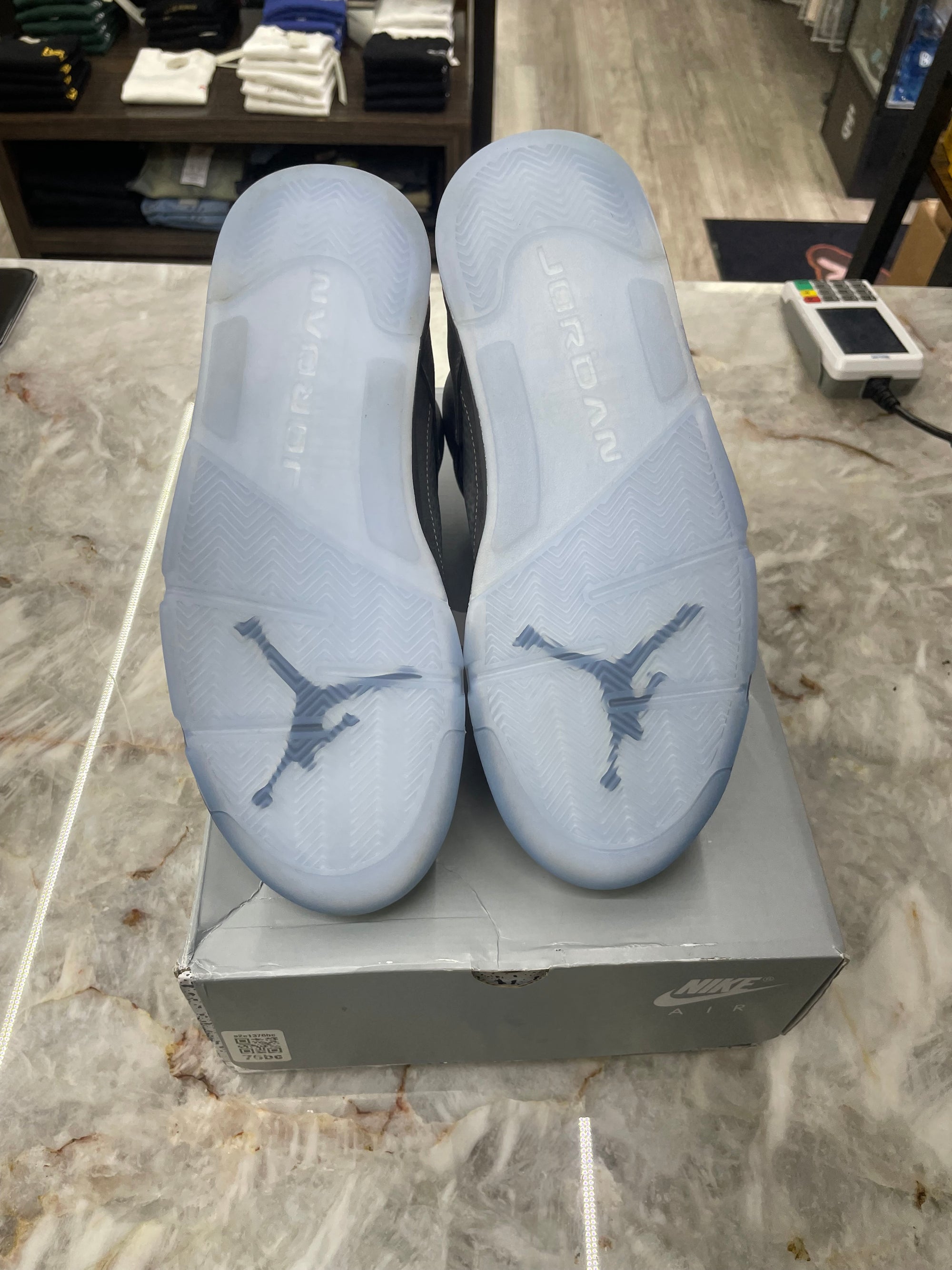 Air Jordan Retro 5 “Wolf Grey" *Size 9.5 Preowned* (DD0587-002)