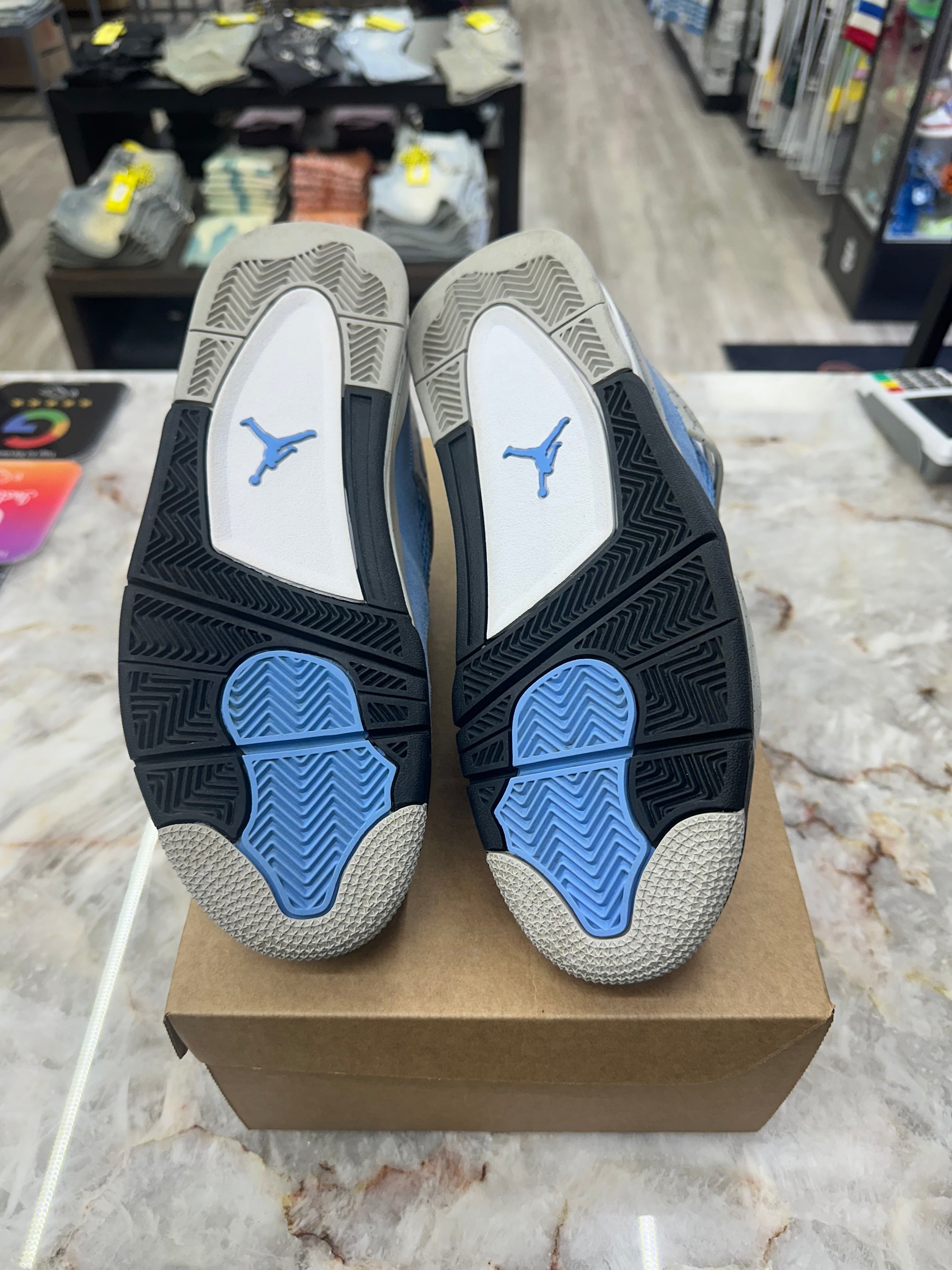 Air Jordan Retro 4 "University Blue" *Size 9 Preowned* (CT8527-400)