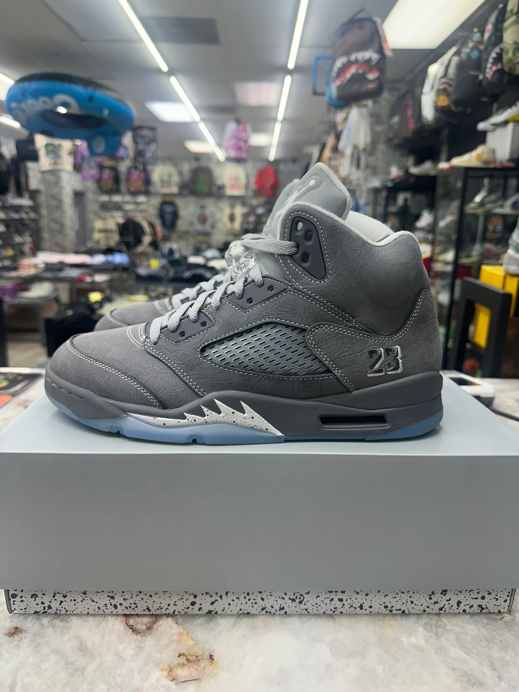 Air Jordan Retro 5 "Wolf Grey" *Size 10.5 Preowned* (DD0587-002)