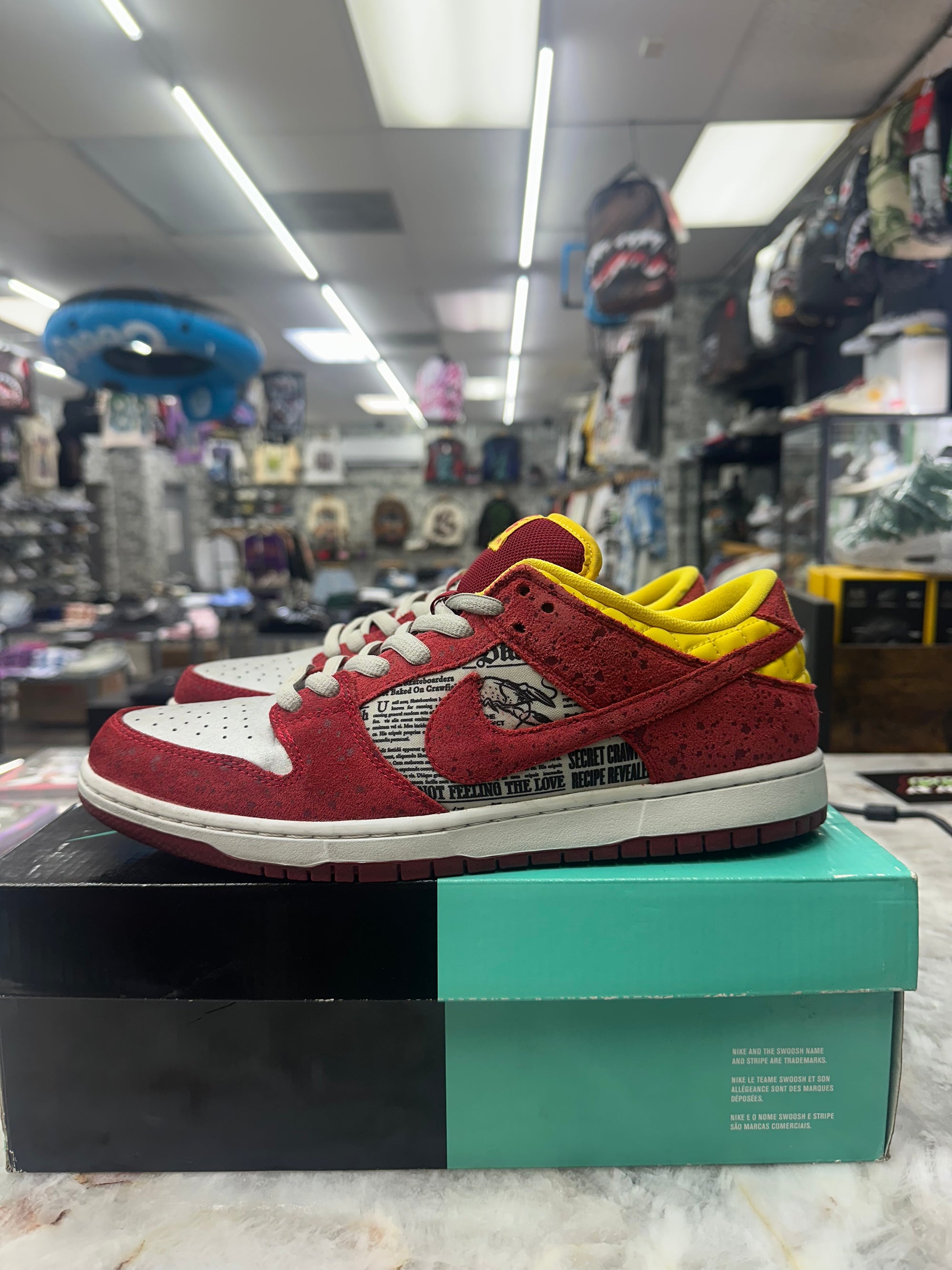 Nike SB Dunk Low "Rukus Crawfish" *Size 10.5 Preowned* (504750-660)