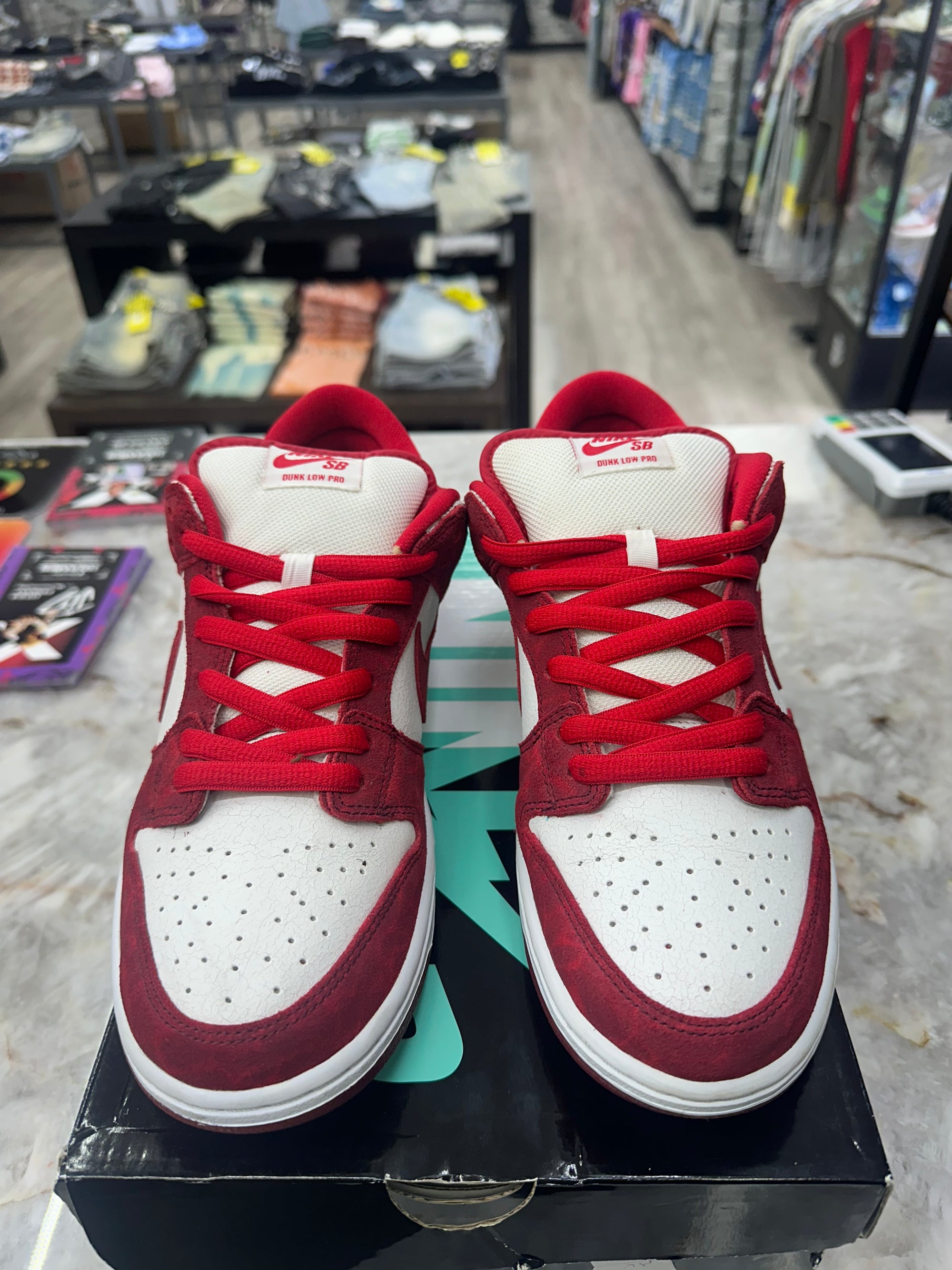 Nike SB Dunk Low "Valentine's Day (2014)" *Size 10.5 Preowned* (313170-662)