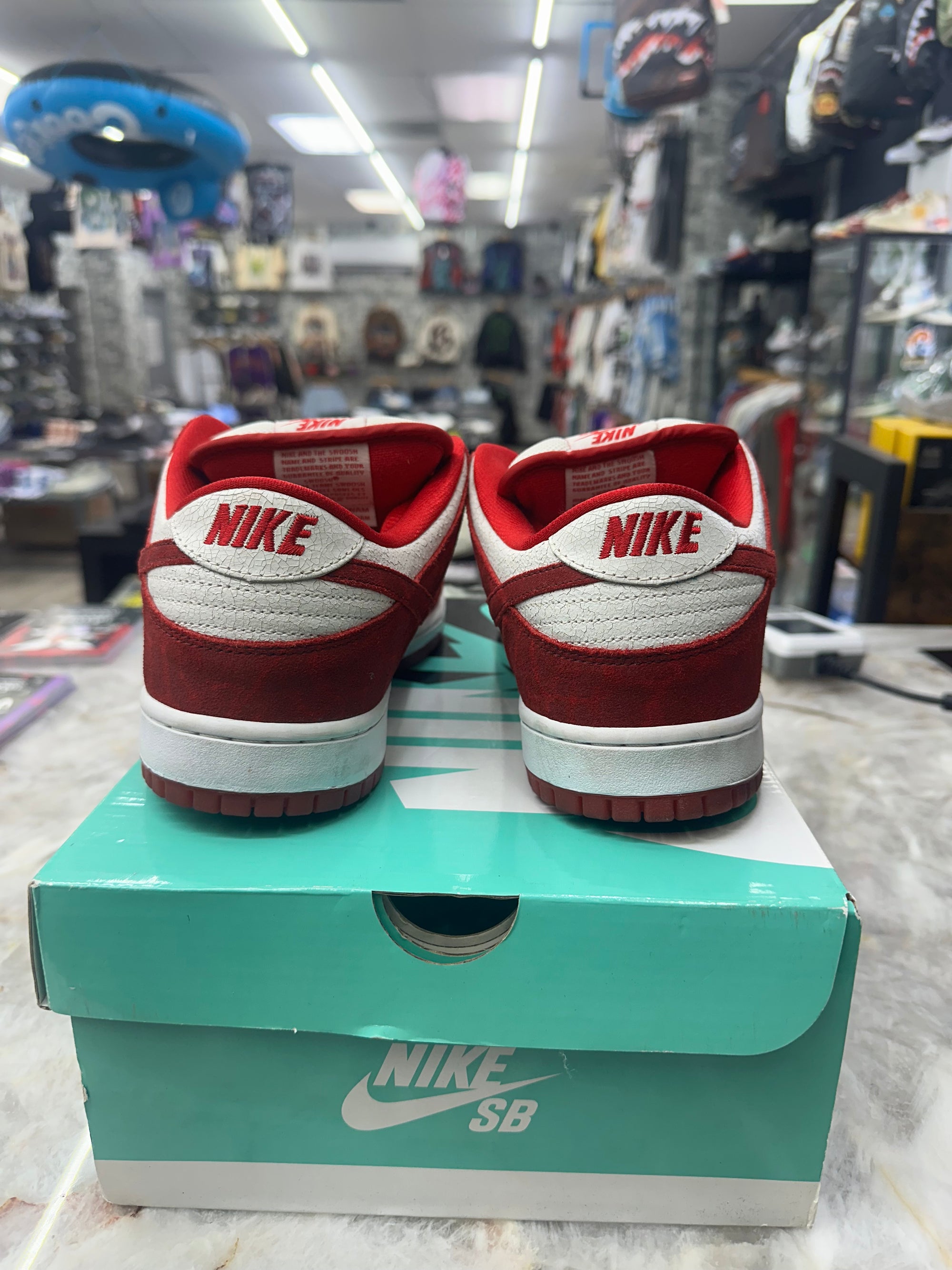 Nike SB Dunk Low "Valentine's Day (2014)" *Size 10.5 Preowned* (313170-662)
