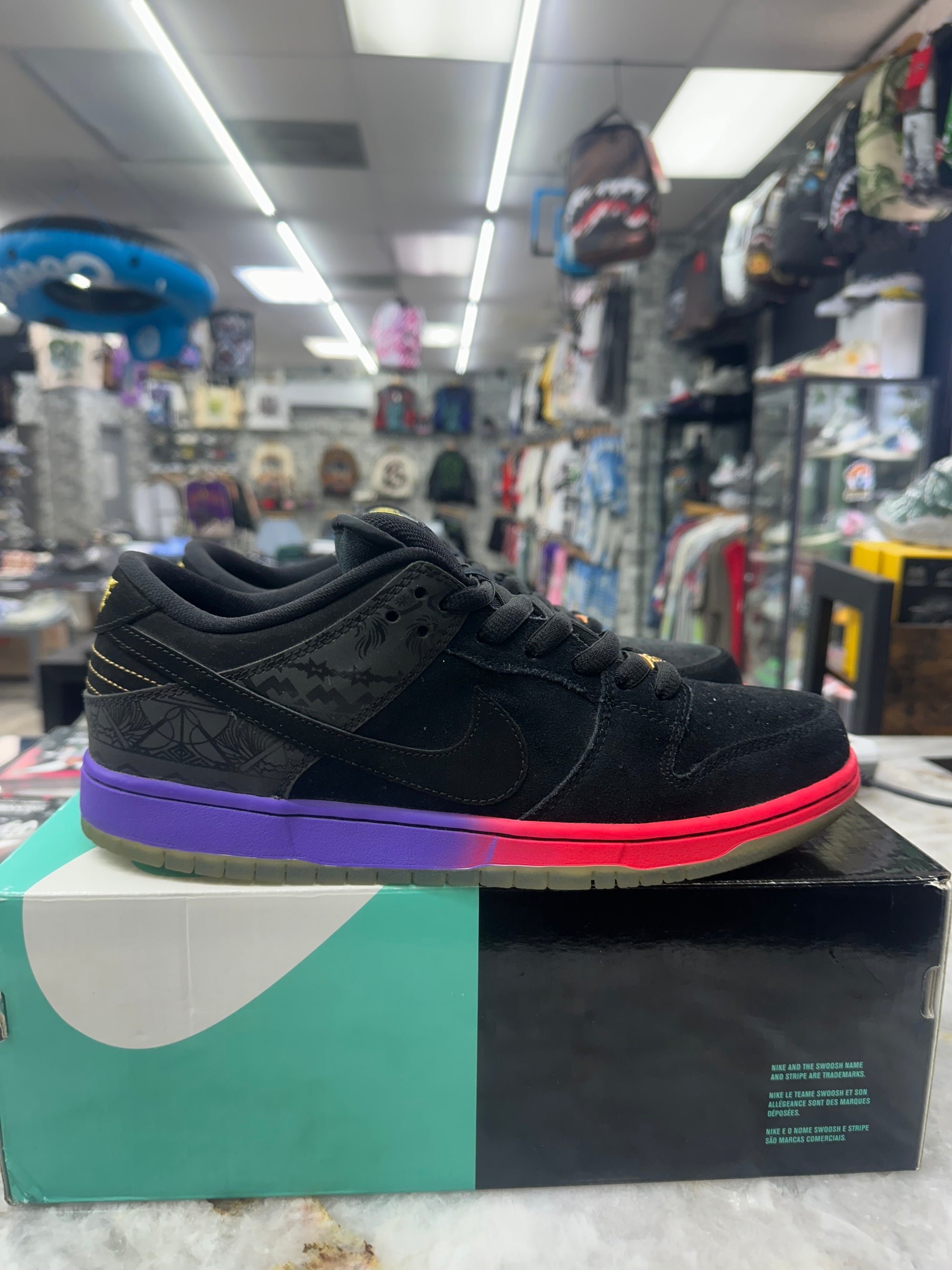 Nike SB Dunk Low "BHM" *Size 10.5 Preowned* (504750-001)