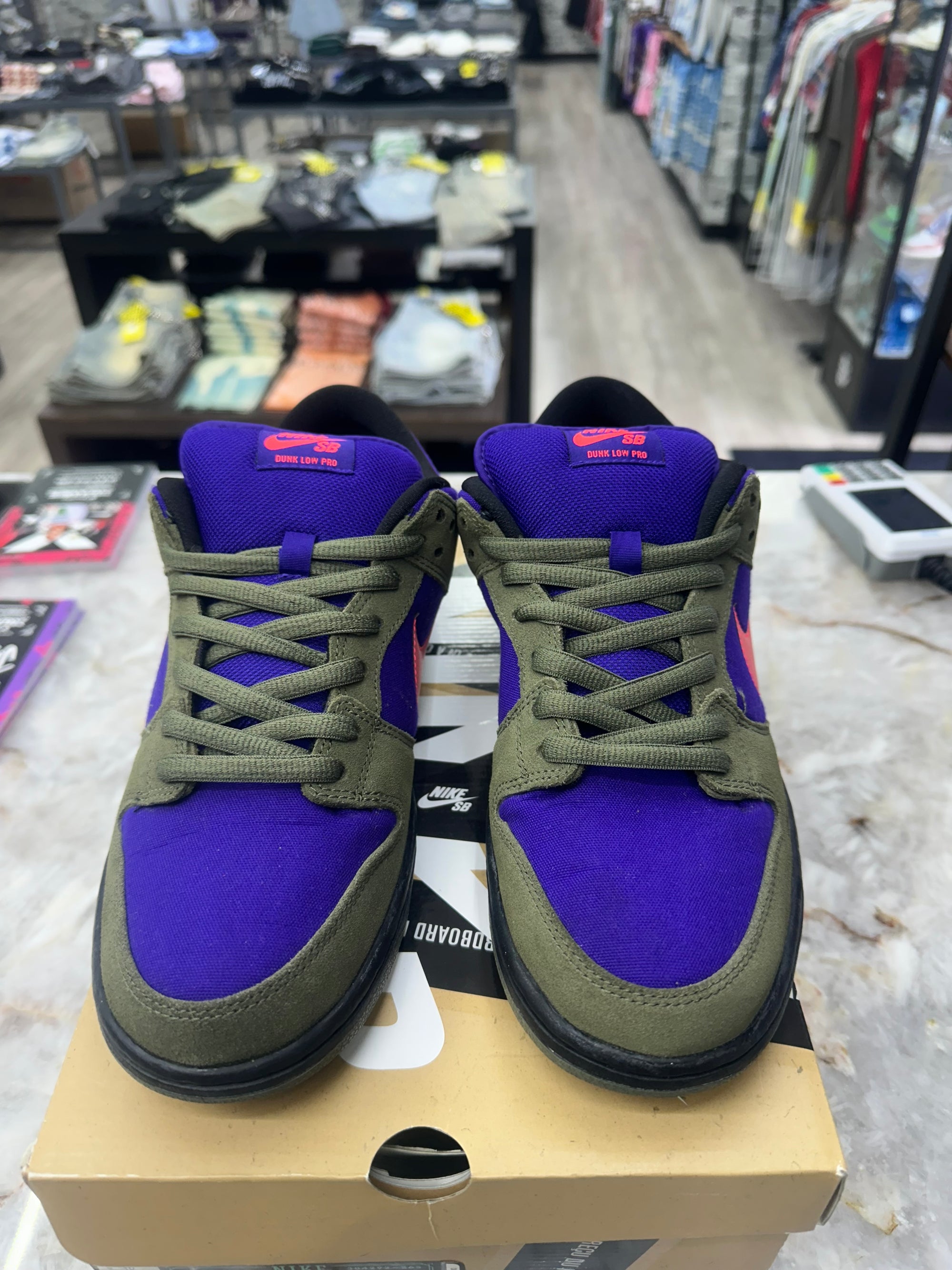 Nike SB Dunk Low "Olive Atomic Red" *Size 10.5 Preowned* (304292-265)