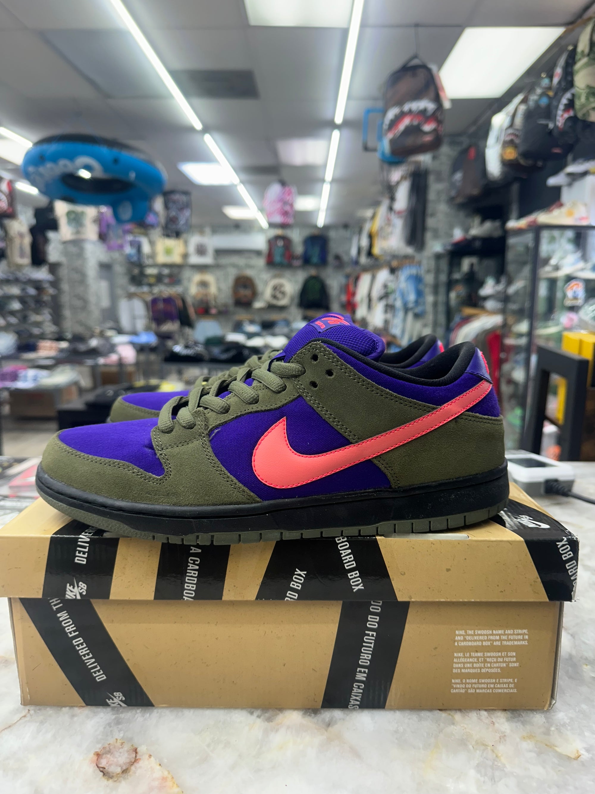 Nike SB Dunk Low "Olive Atomic Red" *Size 10.5 Preowned* (304292-265)