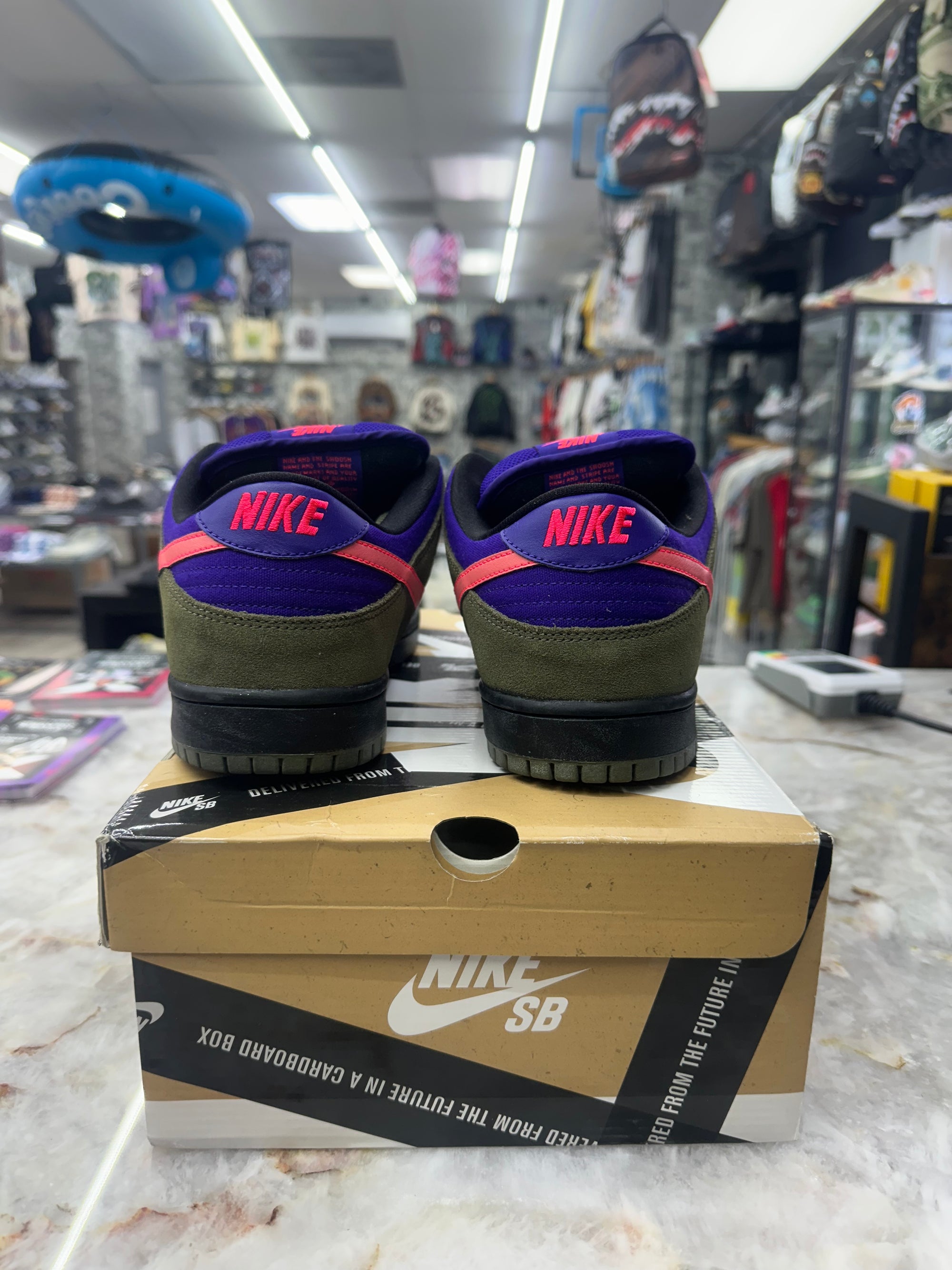 Nike SB Dunk Low "Olive Atomic Red" *Size 10.5 Preowned* (304292-265)
