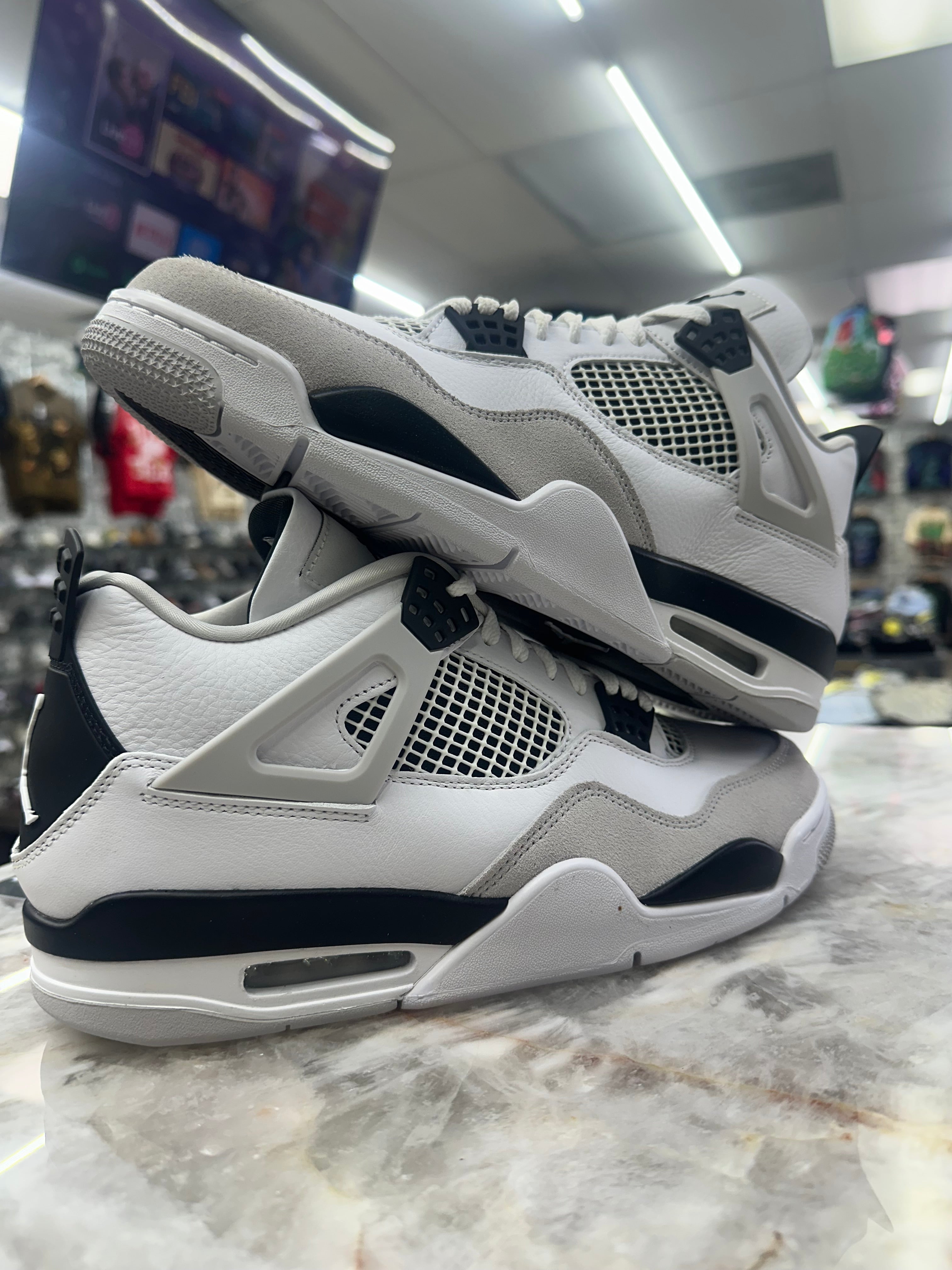 Air Jordan 4 – kicksby3y