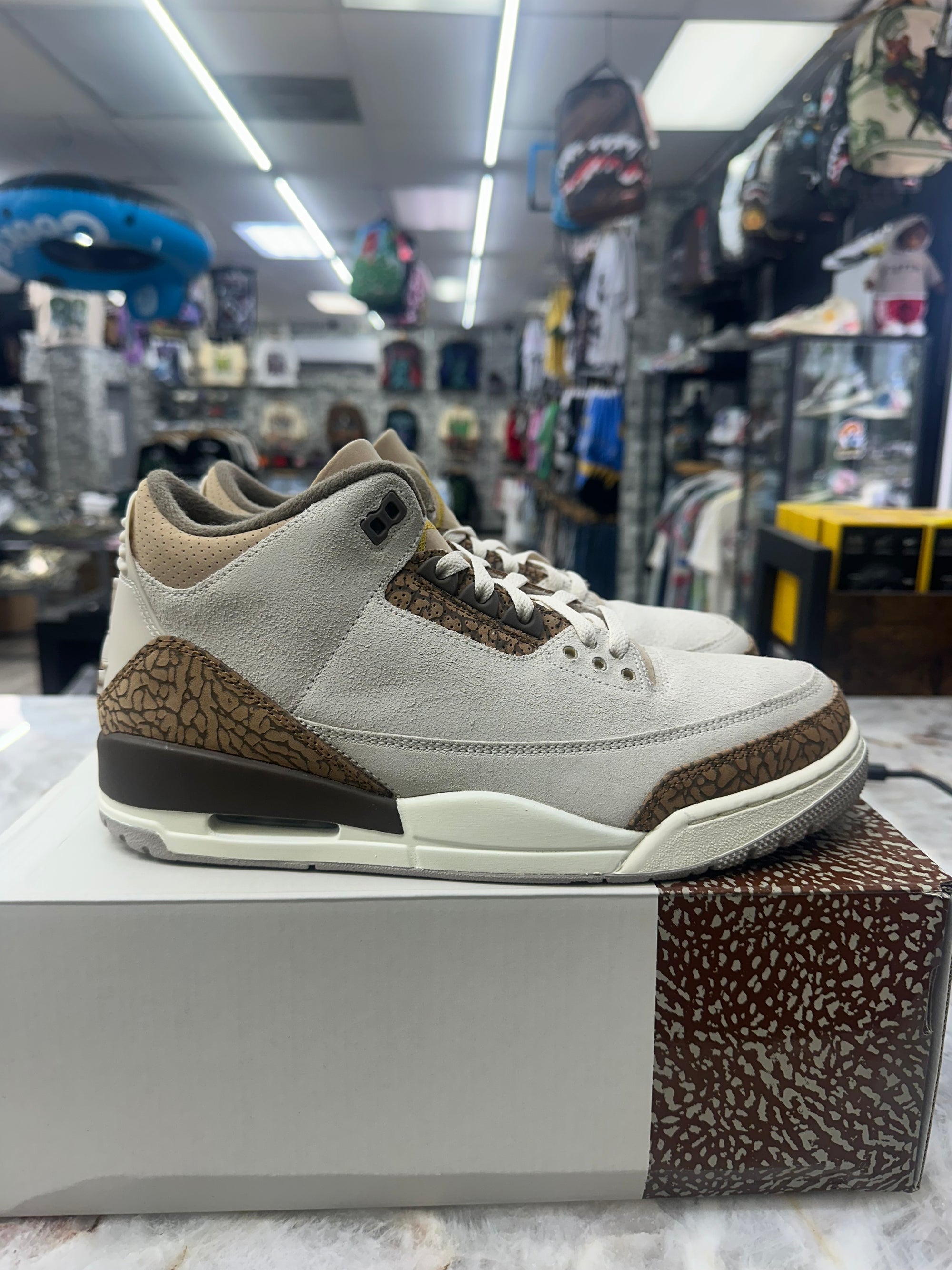 Air Jordan Retro 3 "Palomino" *Size 10 Preowned* (CT8532-102)