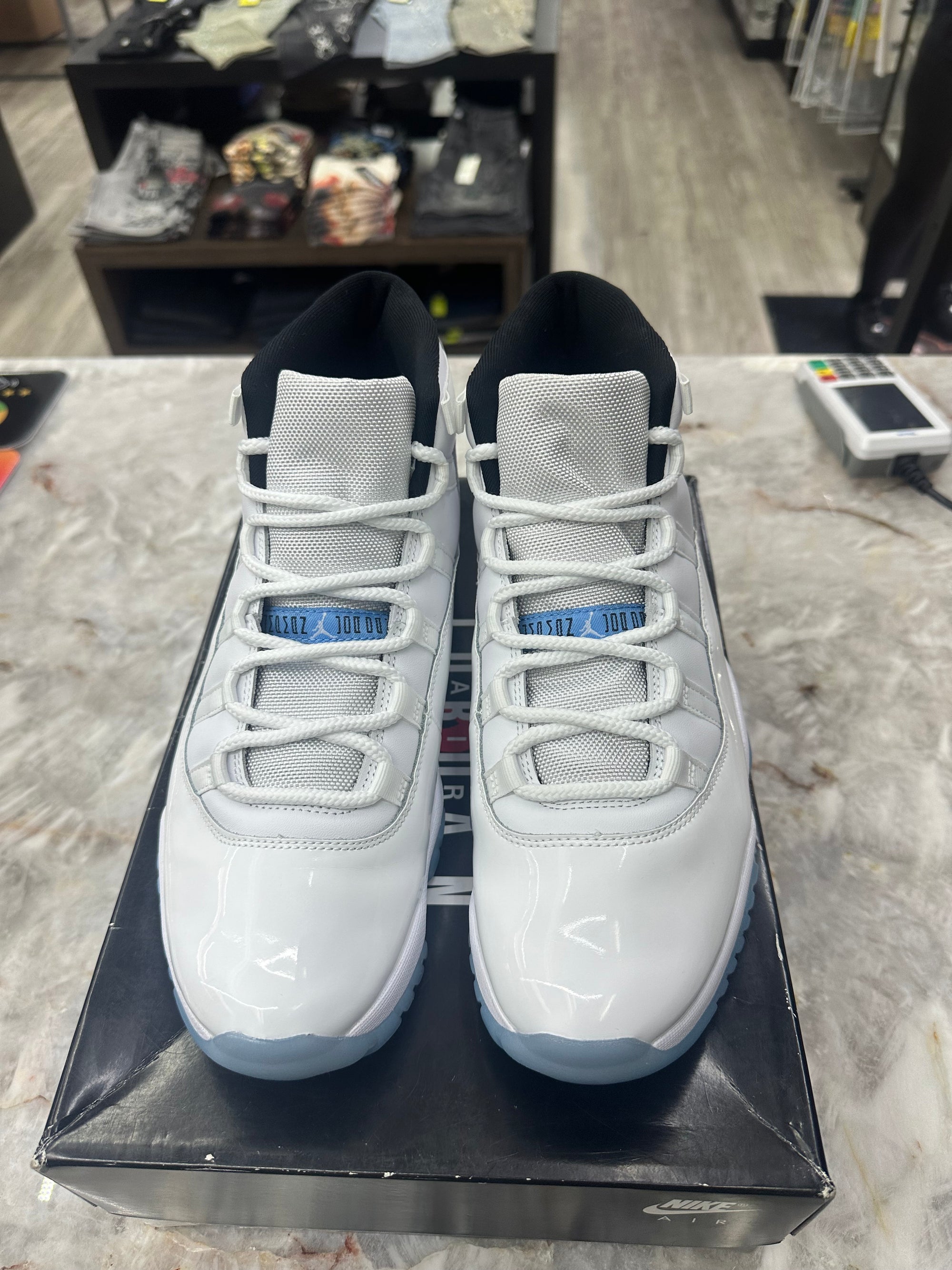 Air Jordan Retro 11 "Legend Blue" *Size 11 Preowned* (CT8012-104)