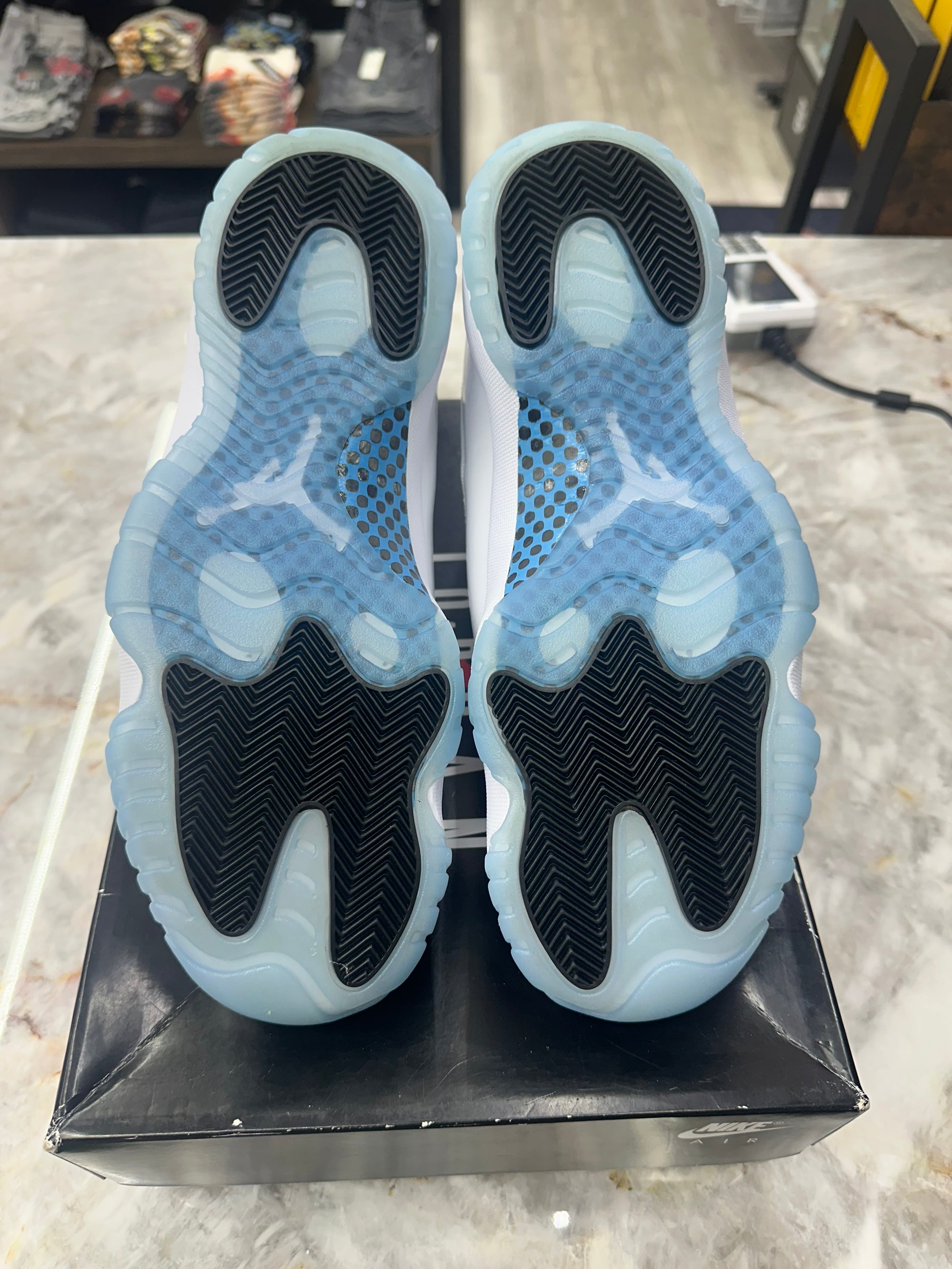 Air Jordan Retro 11 "Legend Blue" *Size 11 Preowned* (CT8012-104)