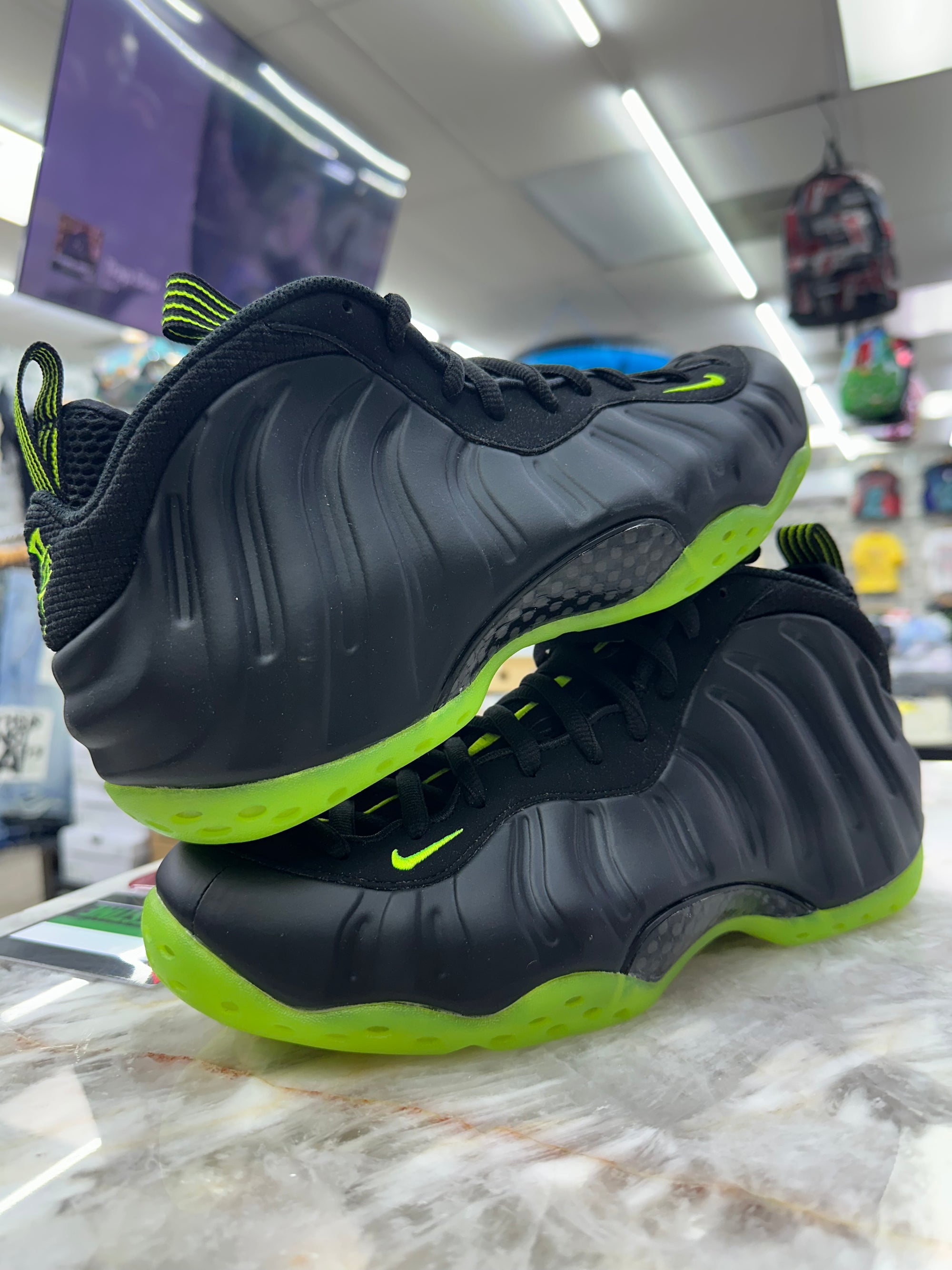 Nike Air Foamposite One "Black Volt" HF2902-001