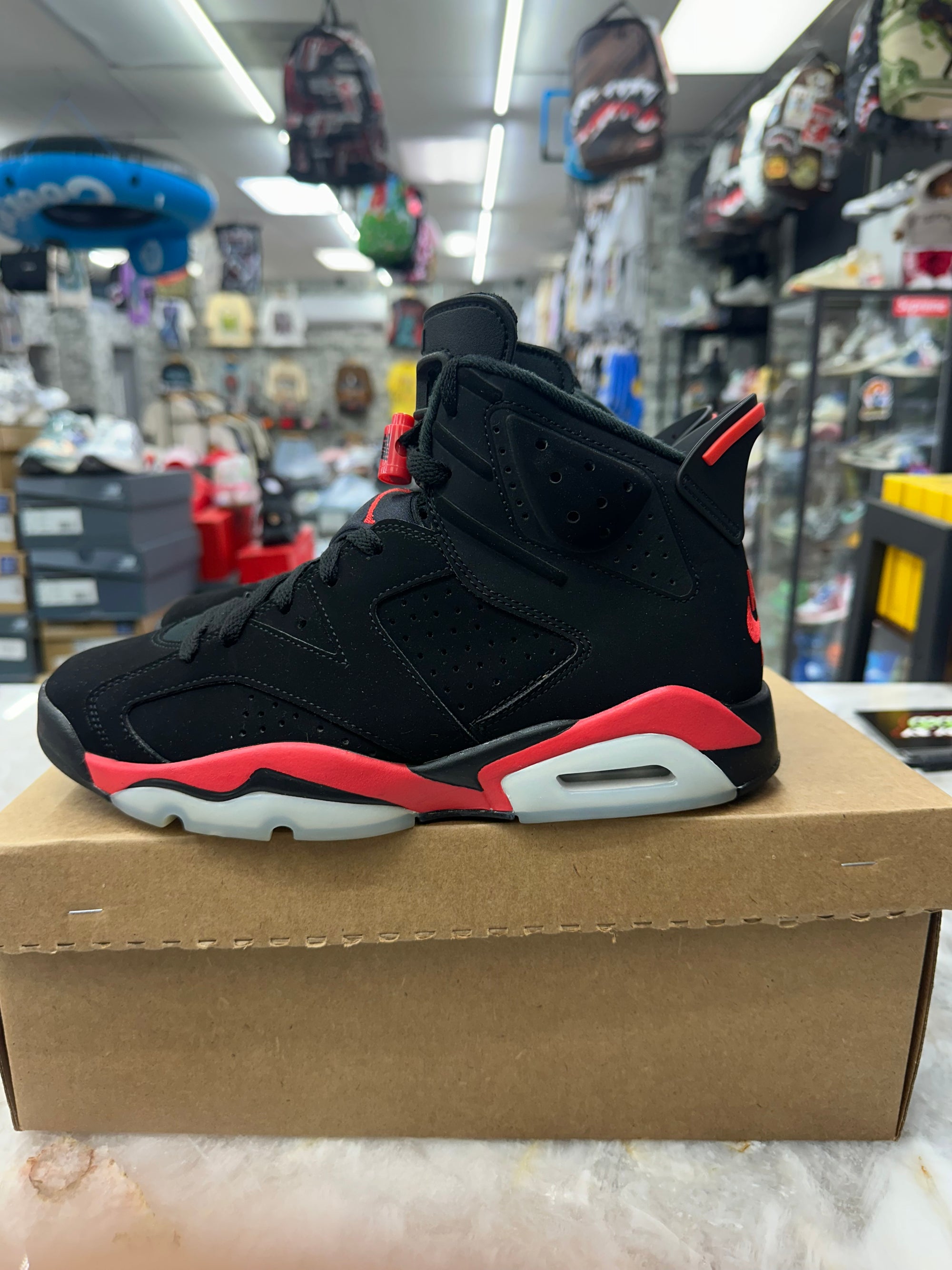 Air Jordan Retro 6 "Infrared Salesman" *Size 8.5 Preowned* (CT8529-001)