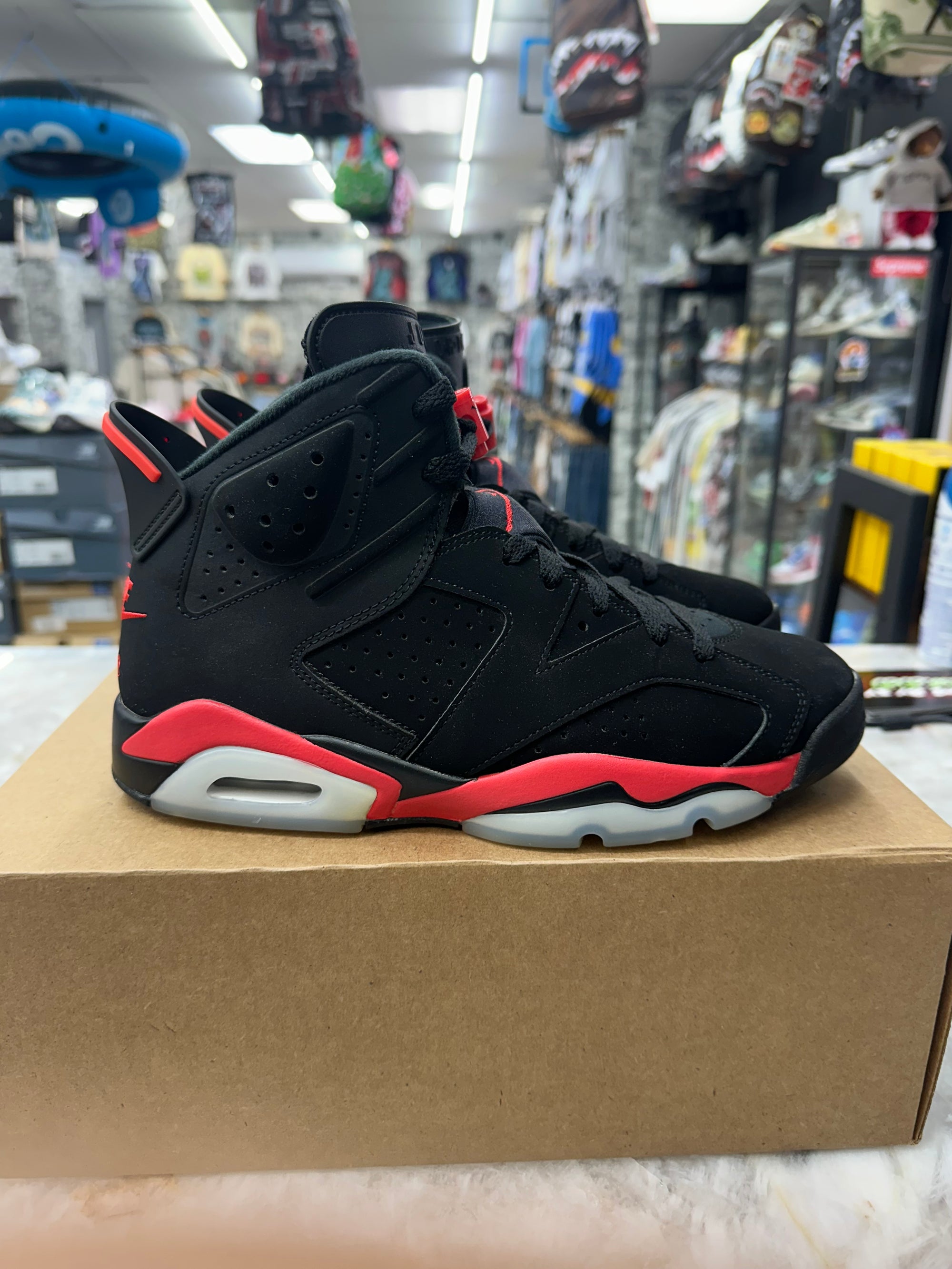 Air Jordan Retro 6 "Infrared Salesman" *Size 8.5 Preowned* (CT8529-001)