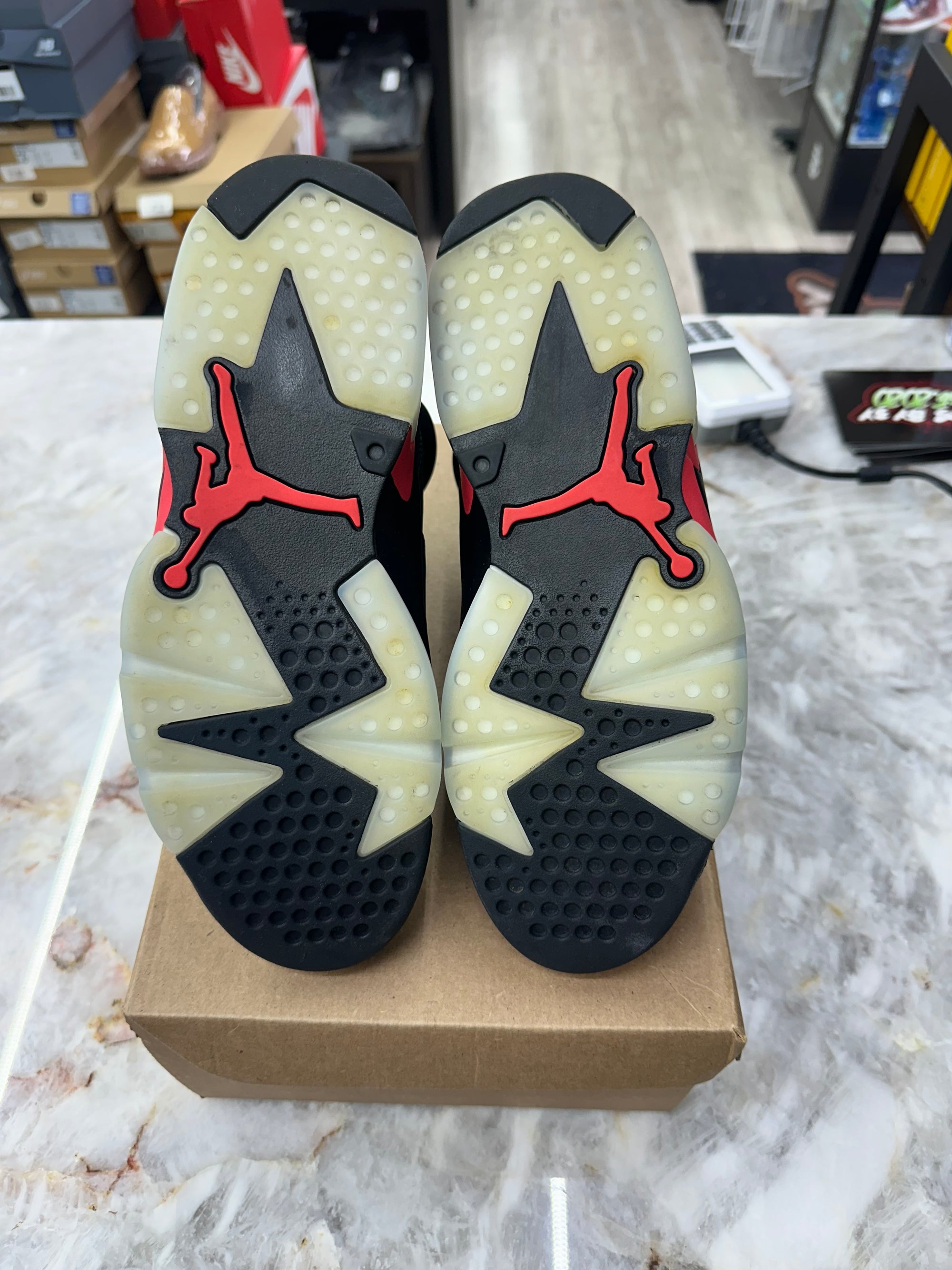Air Jordan Retro 6 "Infrared Salesman" *Size 8.5 Preowned* (CT8529-001)
